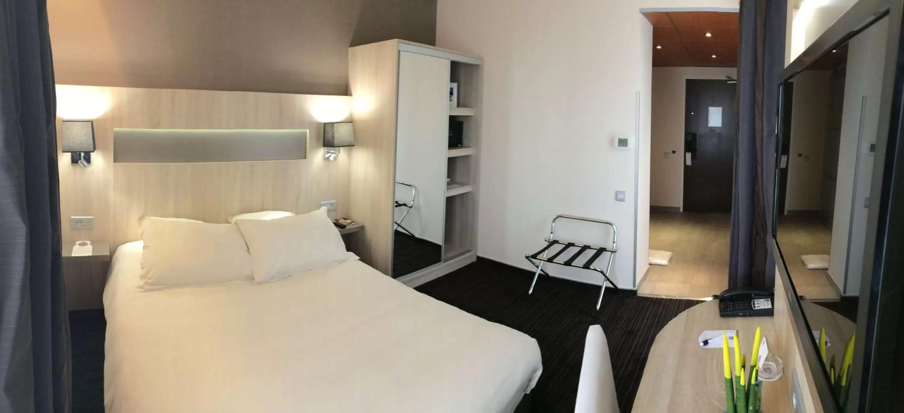 Standard Double Room - Disability Access in Best Western Marseille Aeroport