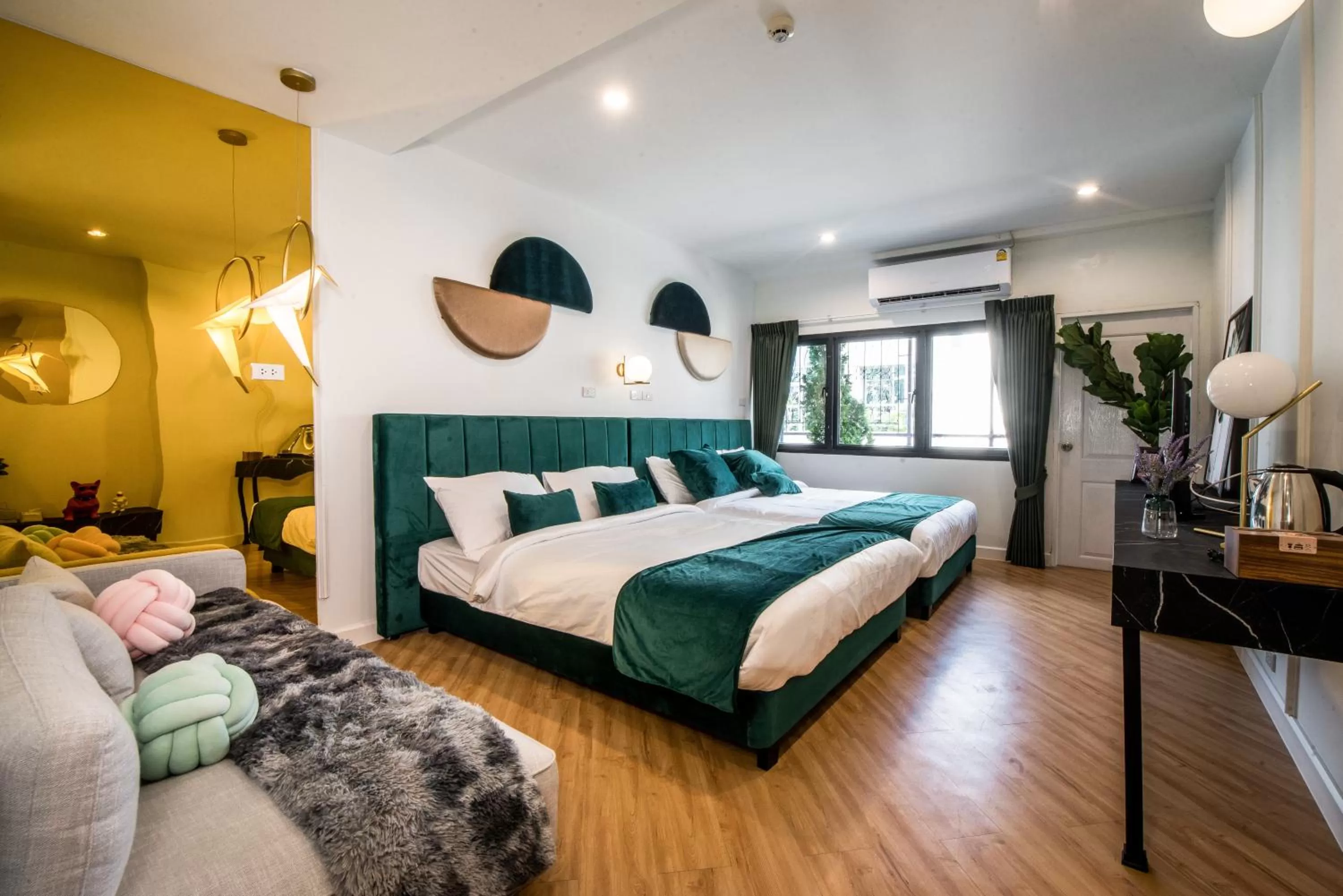 Deluxe Queen Room with Two Queen Beds in Theme Boutique Hotel Bangkok