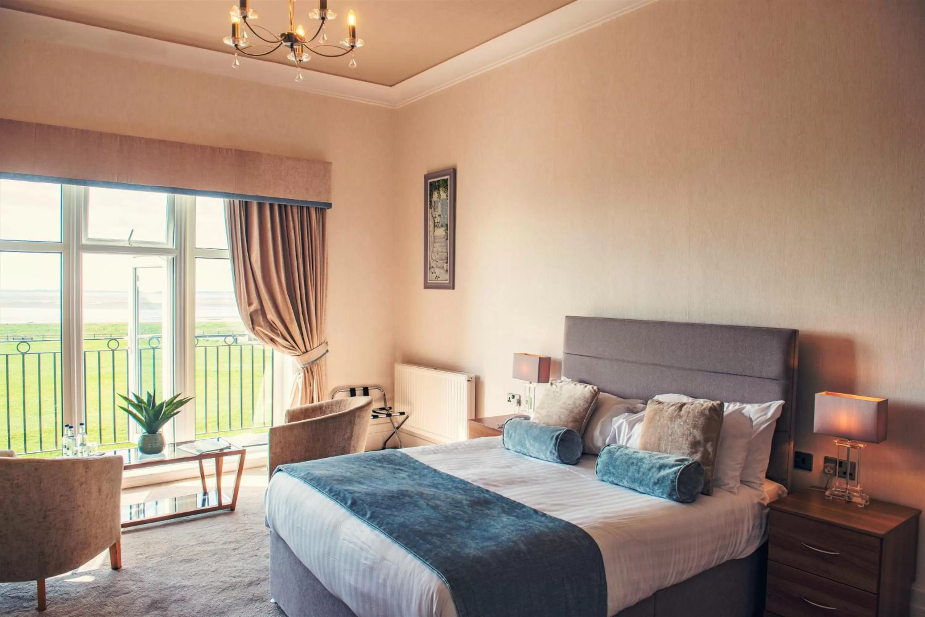 Directors Sea View With Balcony in Clifton Arms Hotel