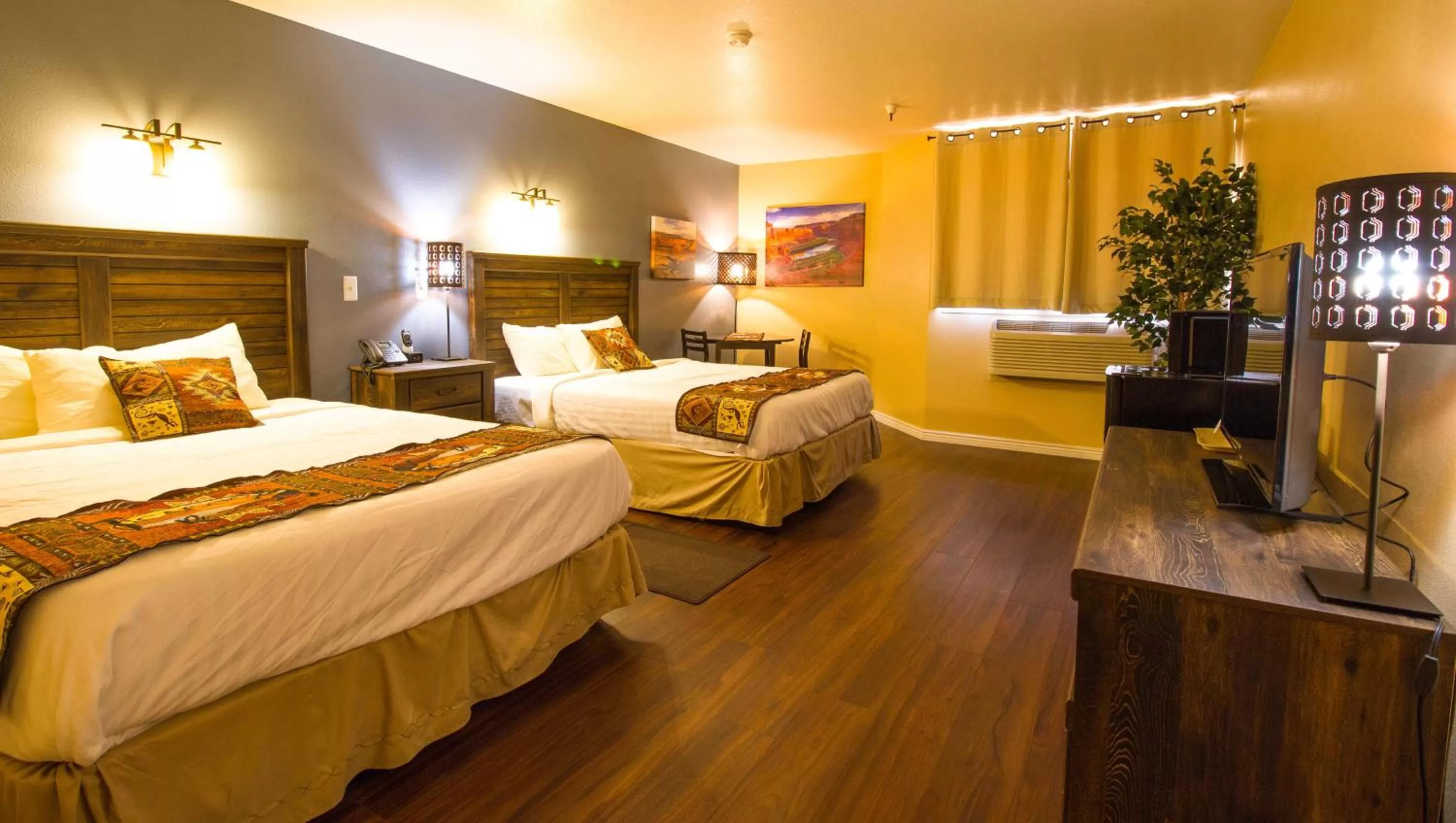 Superior Queen Room in Ticaboo Lodge