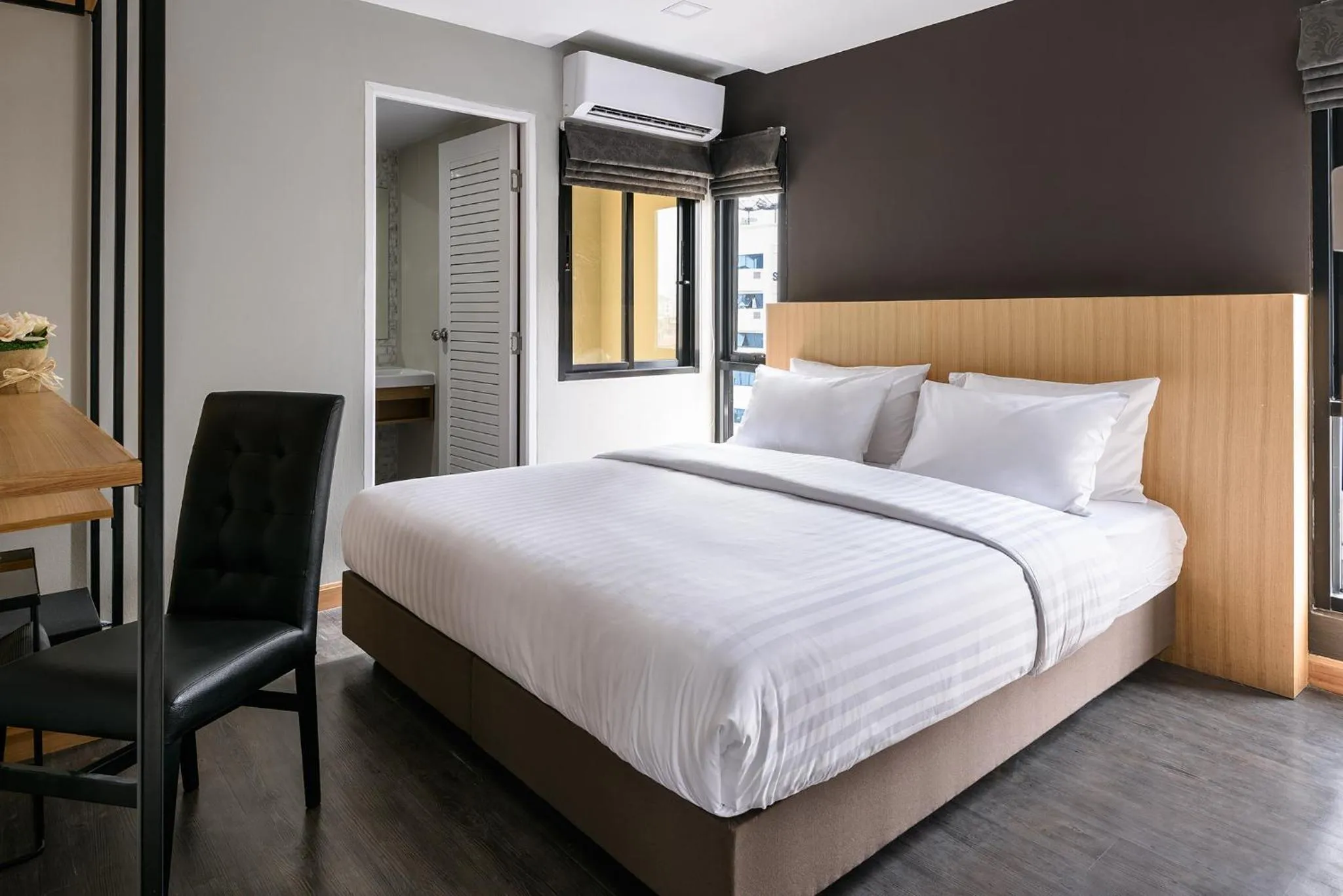 Double Room with Private Bathroom in Travelier Hostel