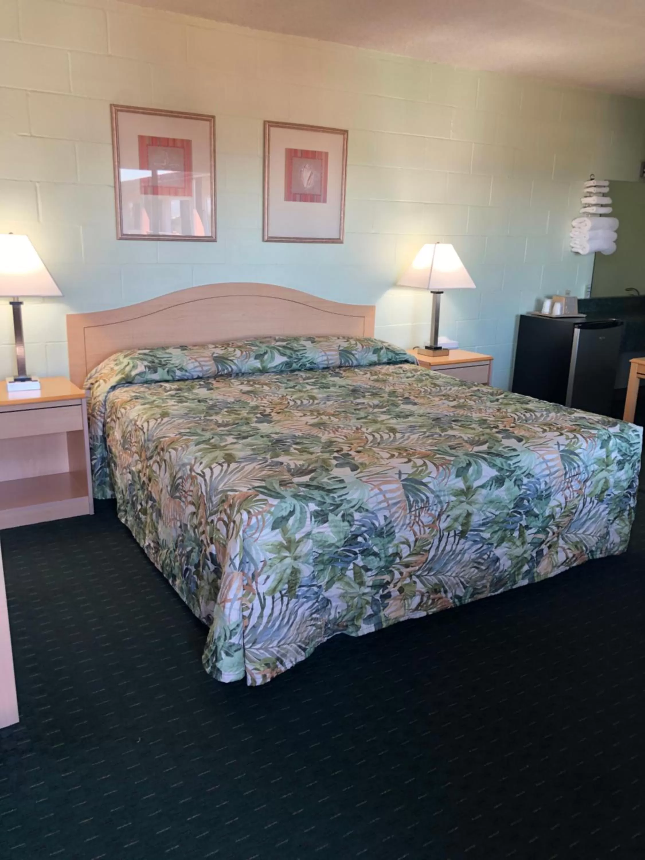 King Room - single occupancy in Seahorse Inn Manhattan Beach - LAX