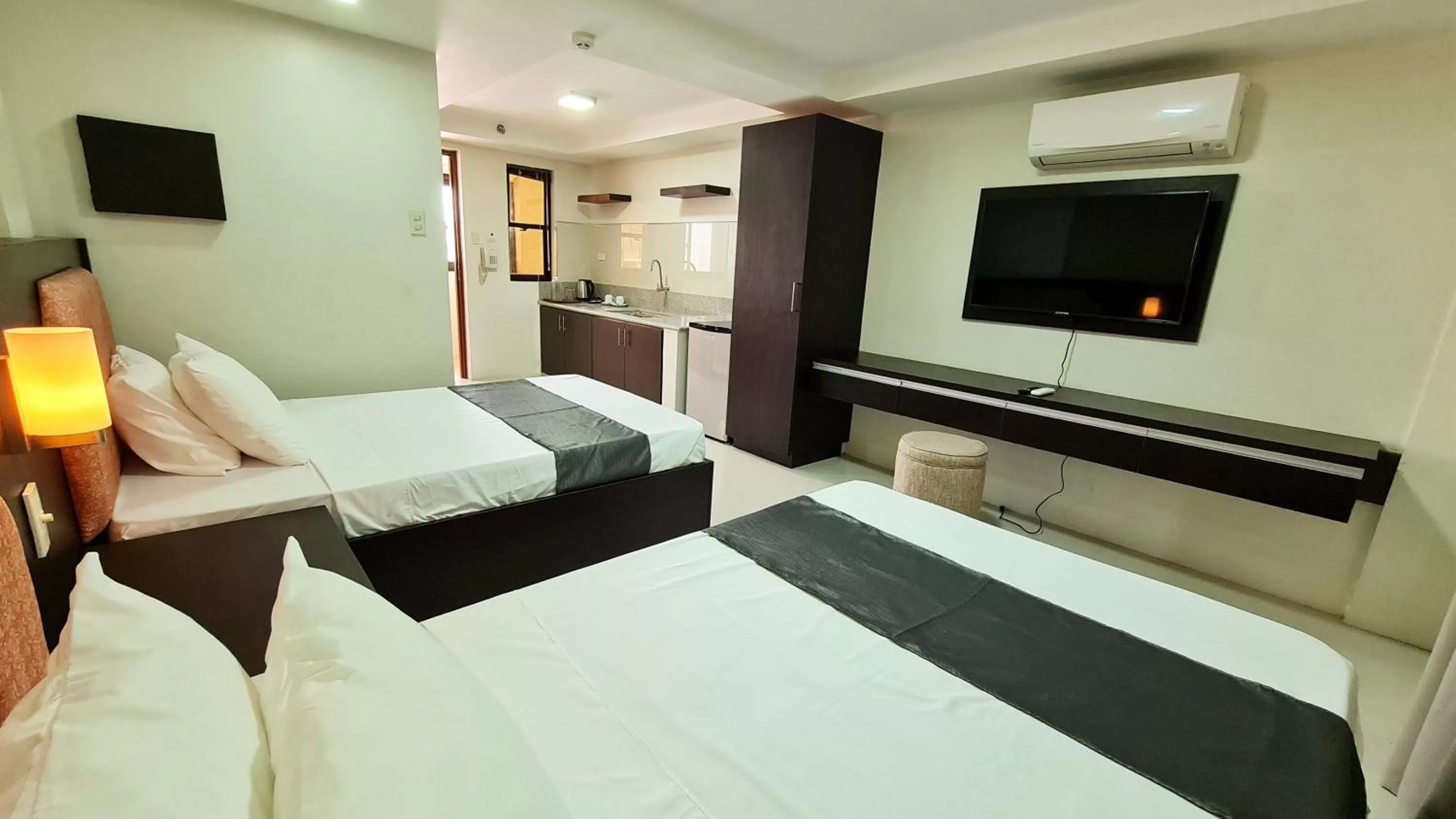 Superior Twin Room in Staycation Hotel