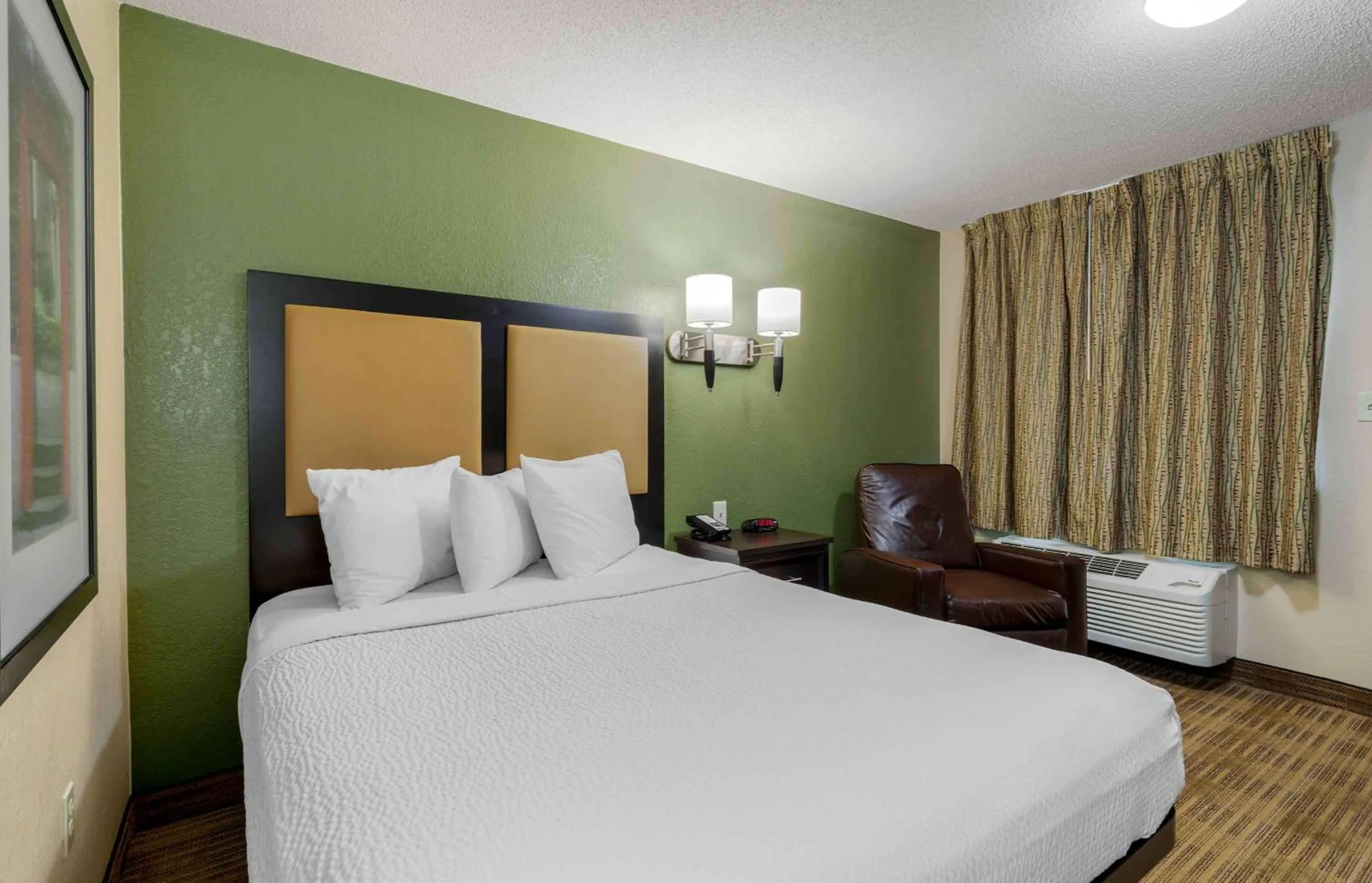 Queen Studio - Non-Smoking in Extended Stay America Select Suites - Chattanooga - Airport