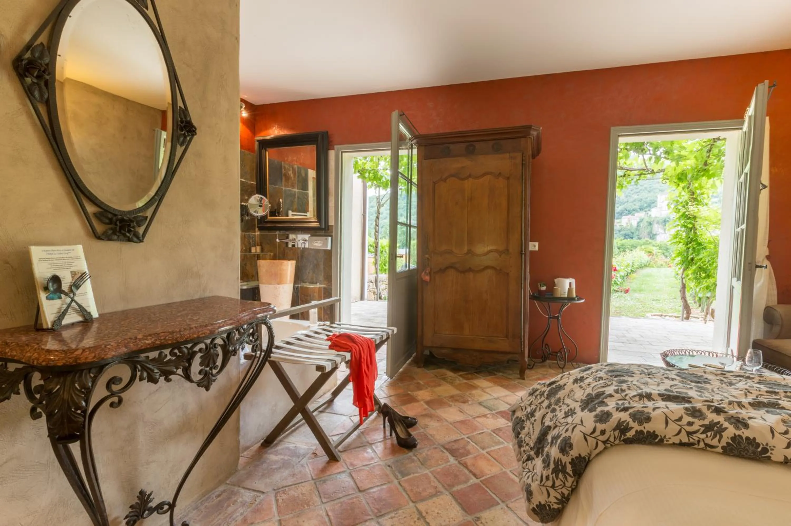 Cardaillac Superior Room in Hôtel-Spa Le Saint Cirq