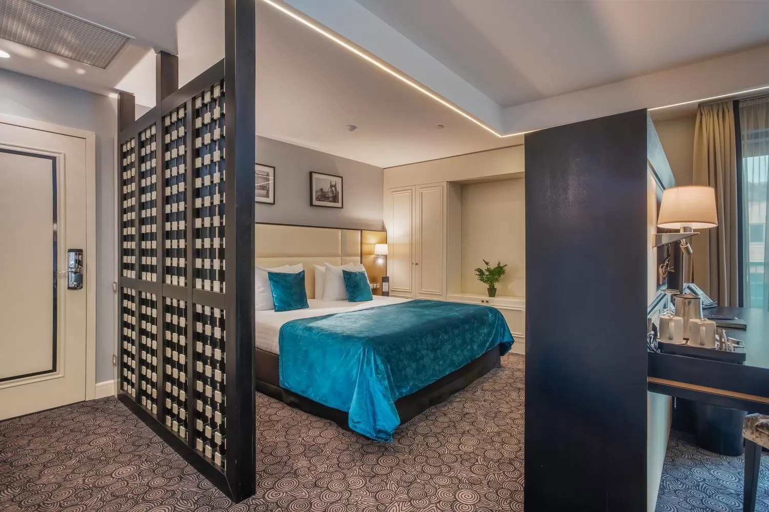 Deluxe Double Room with Balcony in Eurostars Danube Budapest