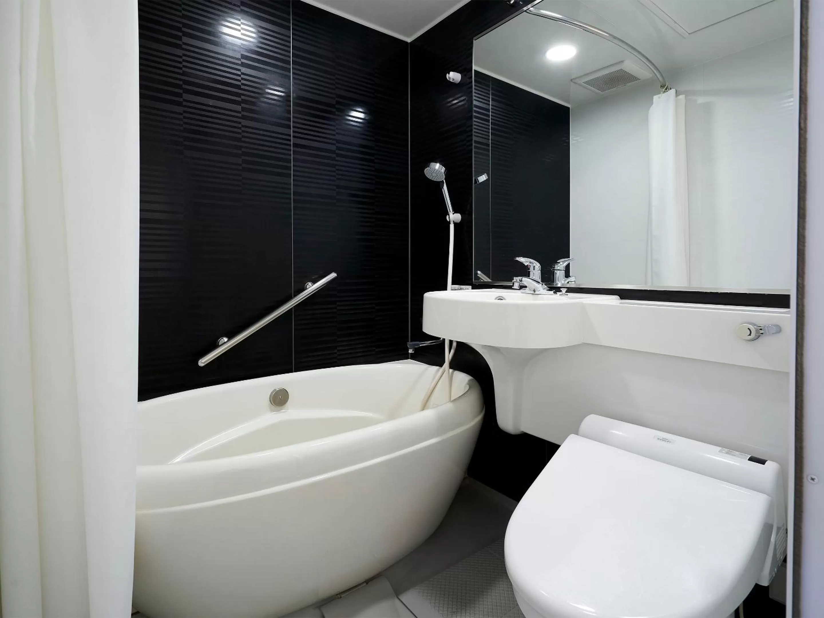 Triple Room - Smoking in Daiwa Roynet Hotel Nagoya Shinkansenguchi