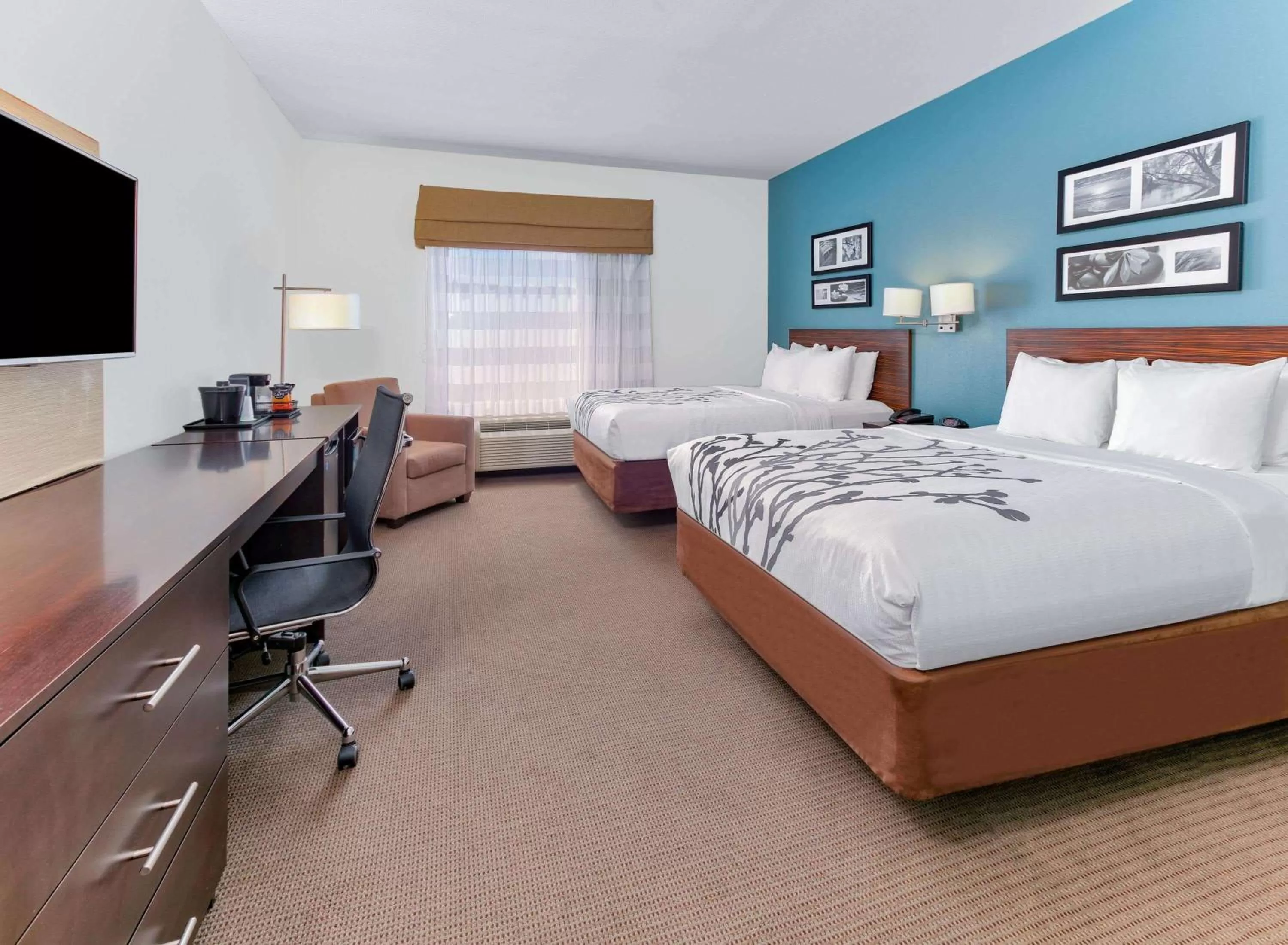Queen Room with Two Queen Beds - Non-Smoking in Wingate by Wyndham Longview North