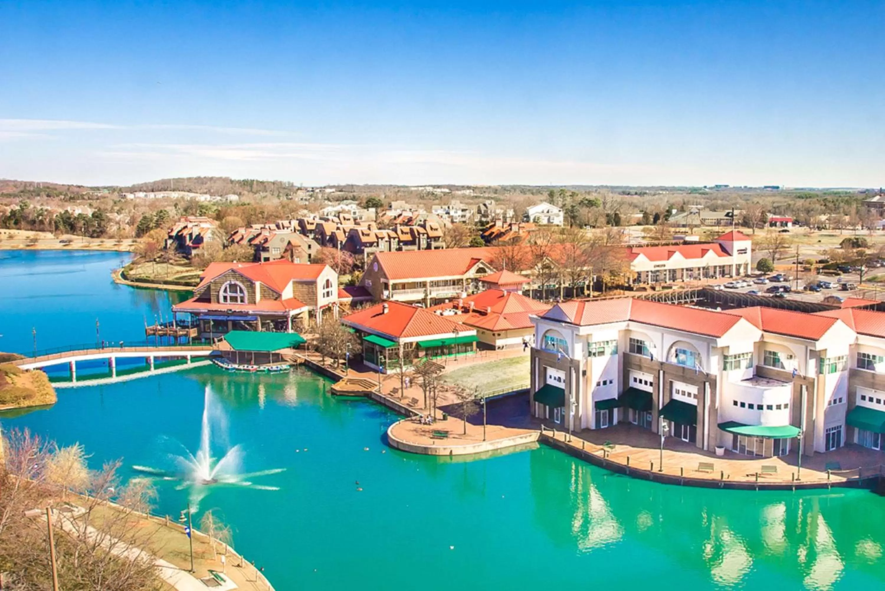 King Room with Lake View in Hilton Charlotte University Place