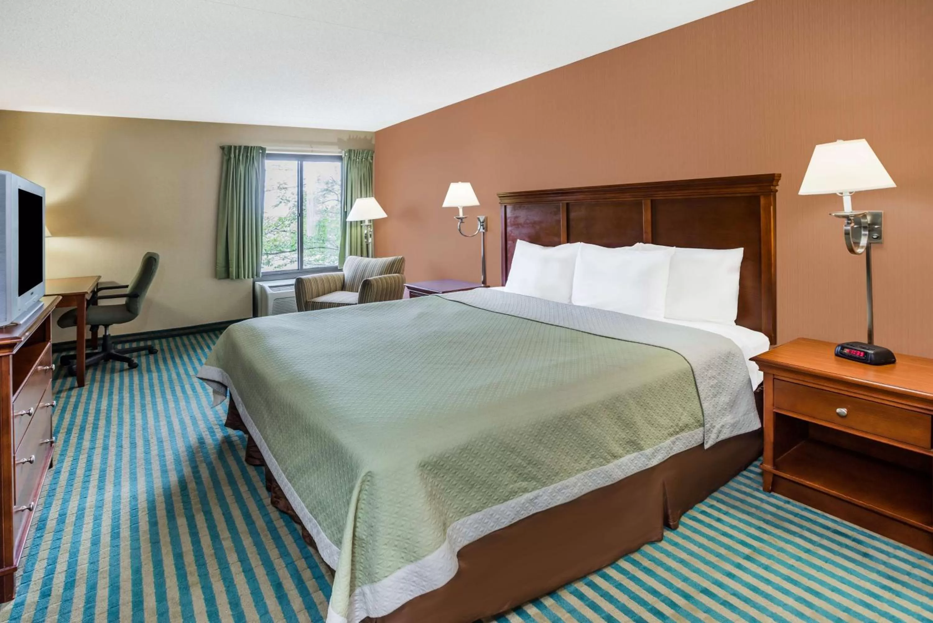 King Room - Non-Smoking in Days Inn by Wyndham Westminster