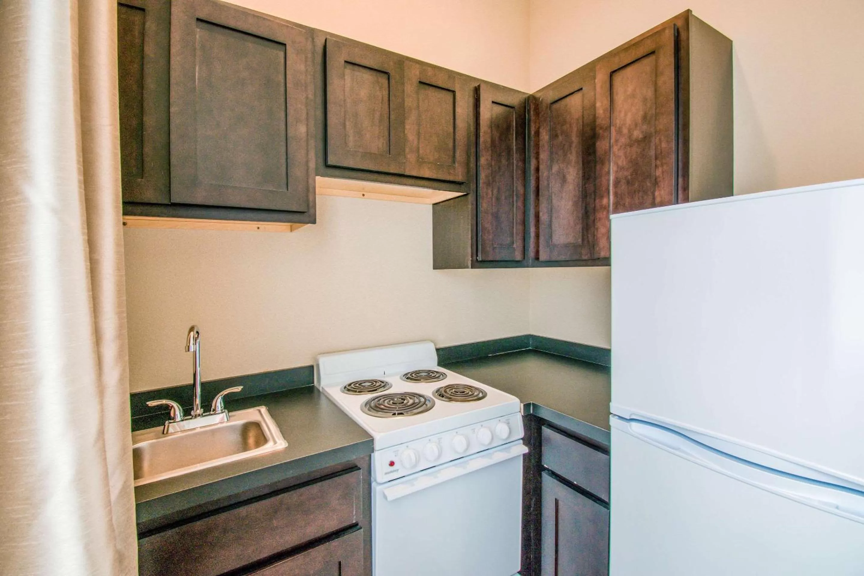 Efficiency King Room - Accessible/Non-Smoking in Comfort Inn & Suites Harrisburg - Hershey West