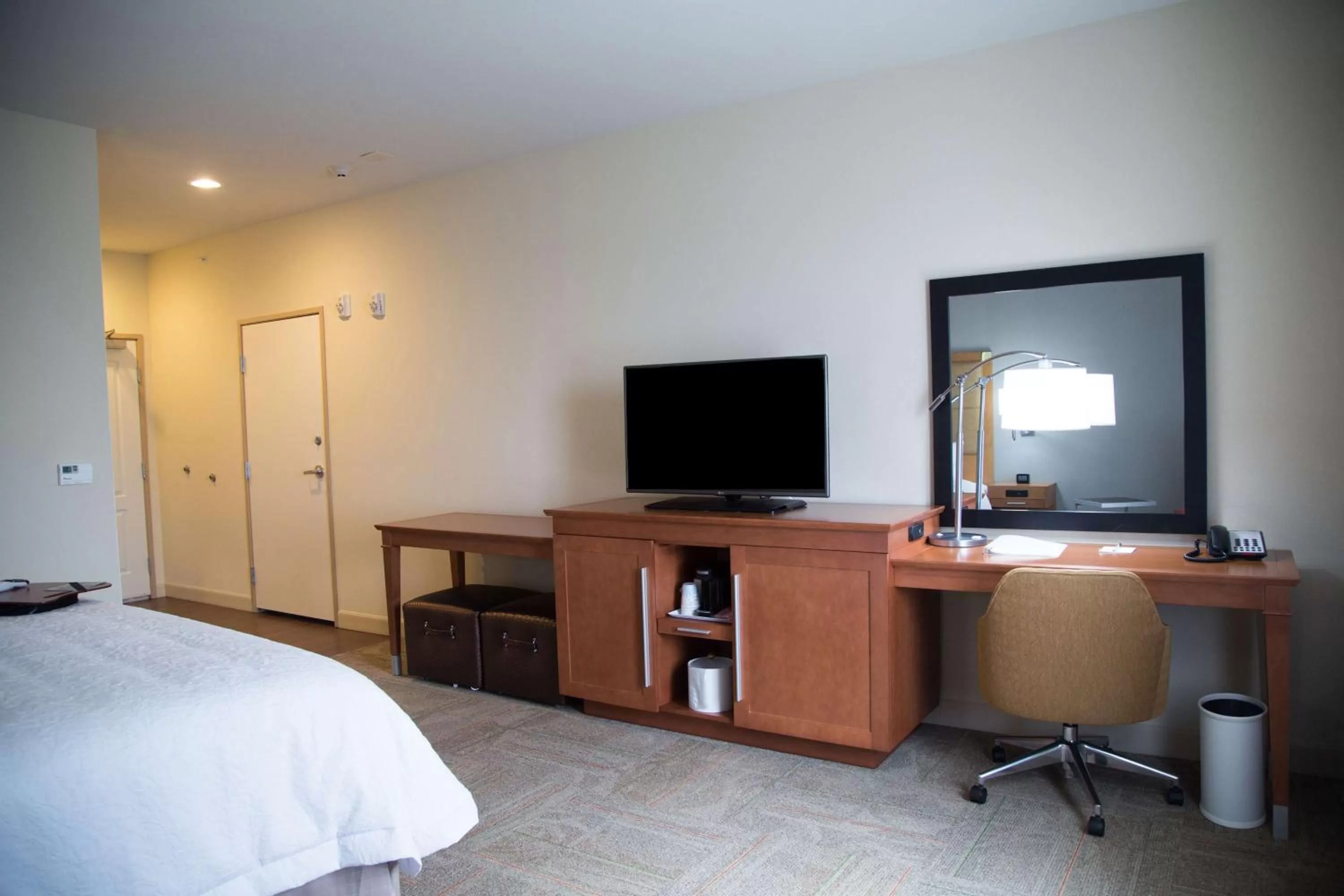 King Room with Sofa Bed - Hearing Accessible/Non-Smoking in Hampton Inn and Suites by Hilton McKinney