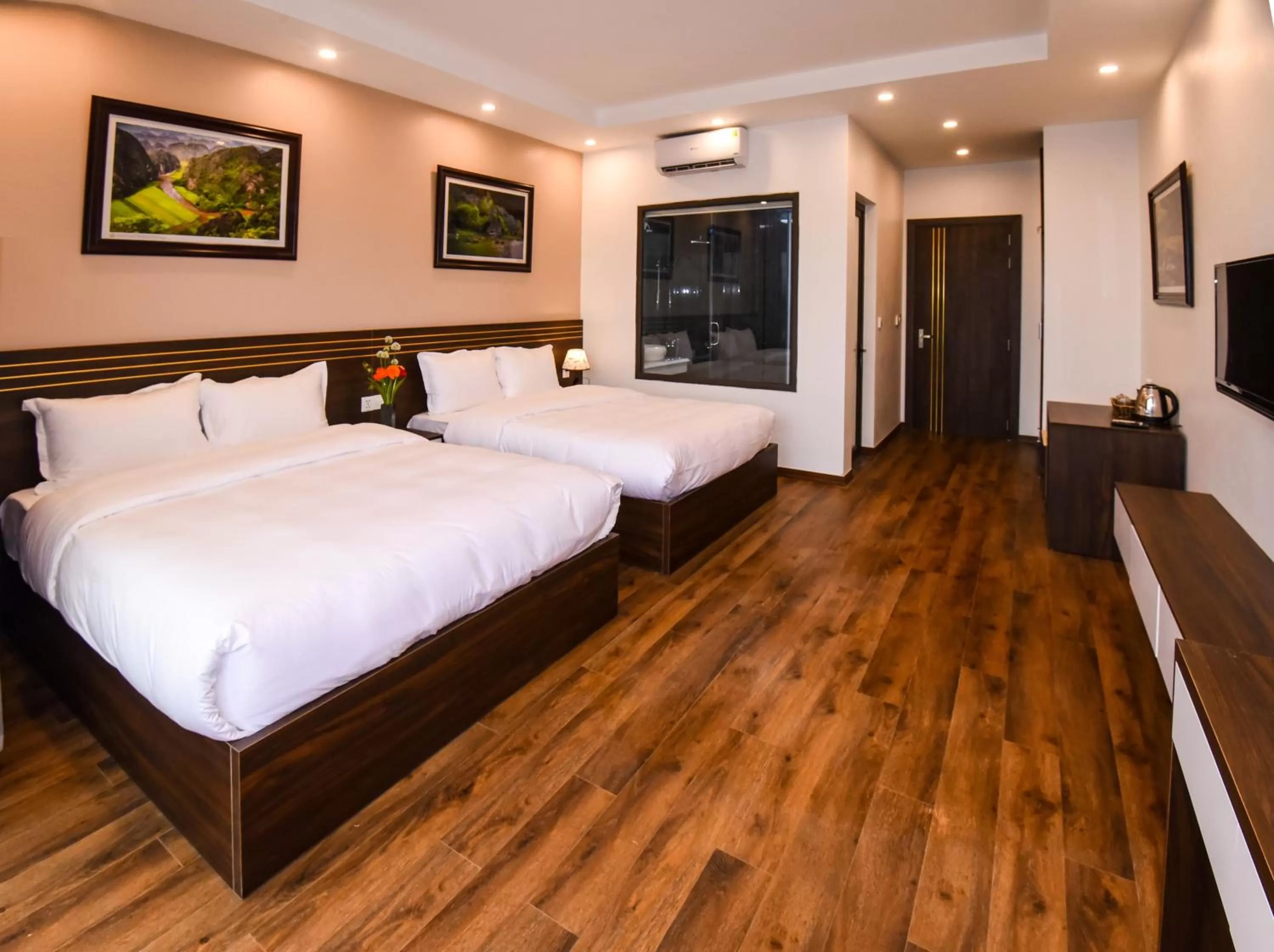 Deluxe Double Room with Balcony in Lotus Hotel Ninh Bình