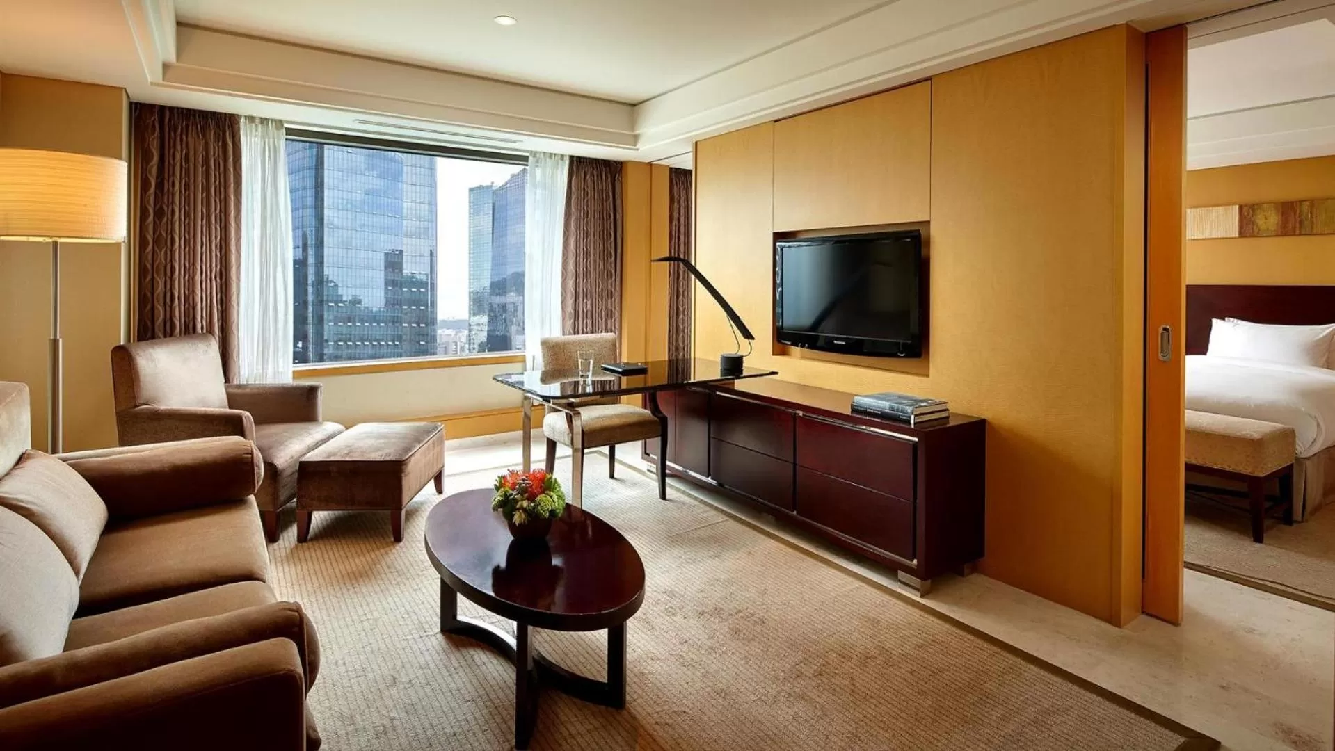 Junior Suite Double Room in Lotte Hotel Seoul
