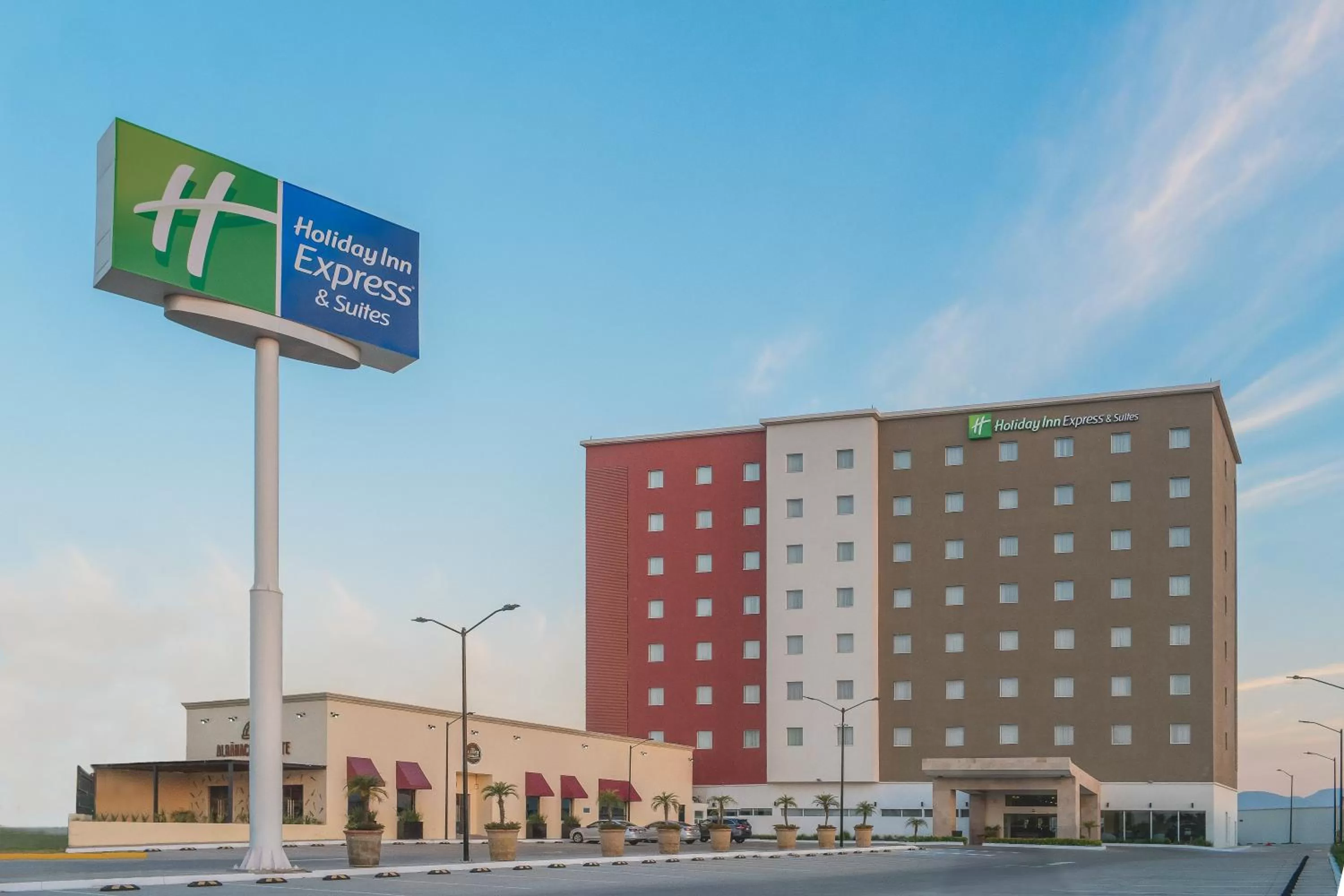 Holiday Inn Express & Suites Silao Aeropuerto Terminal by IHG