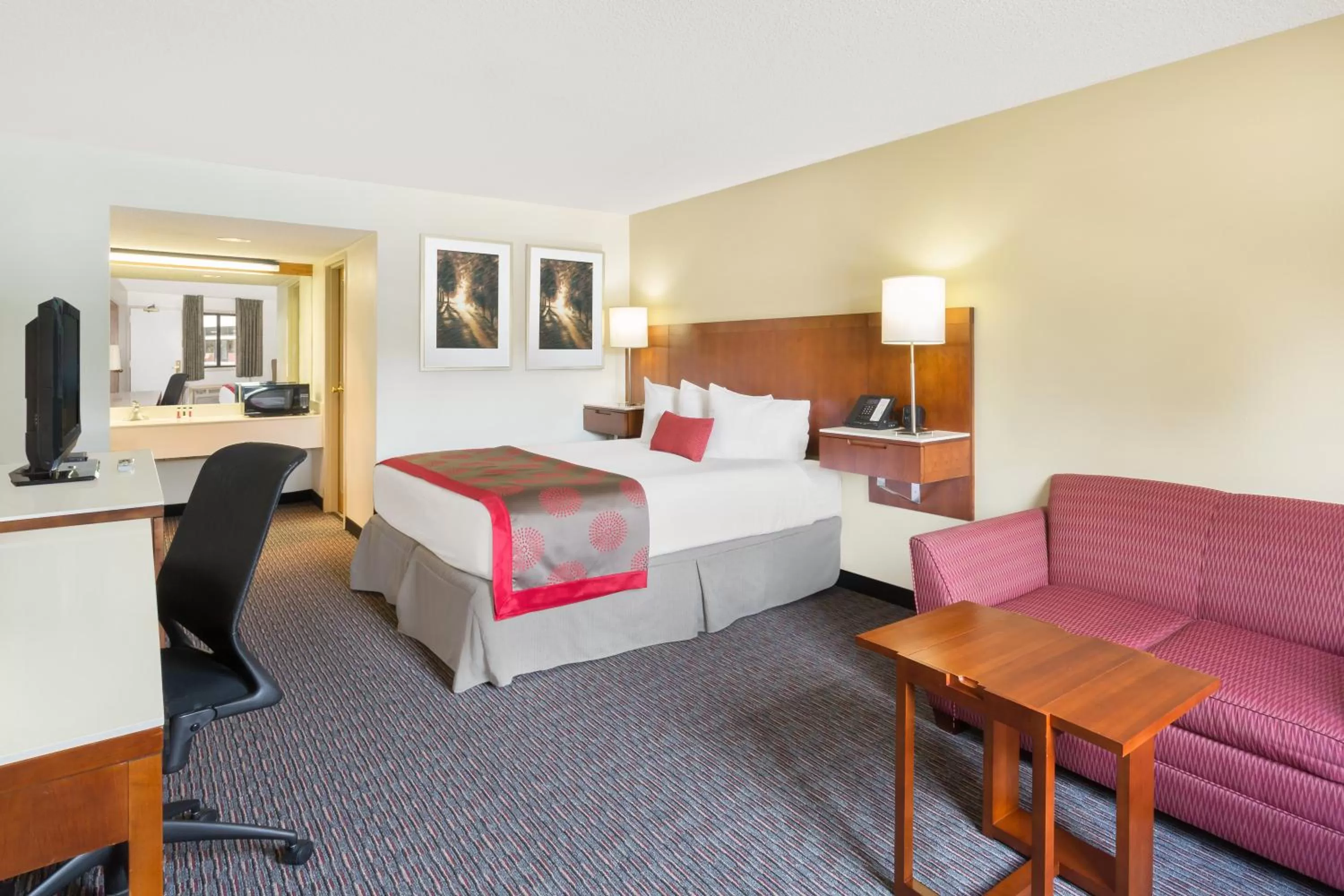 King Room - Disability Access/Non-Smoking in Ramada by Wyndham Cedar City