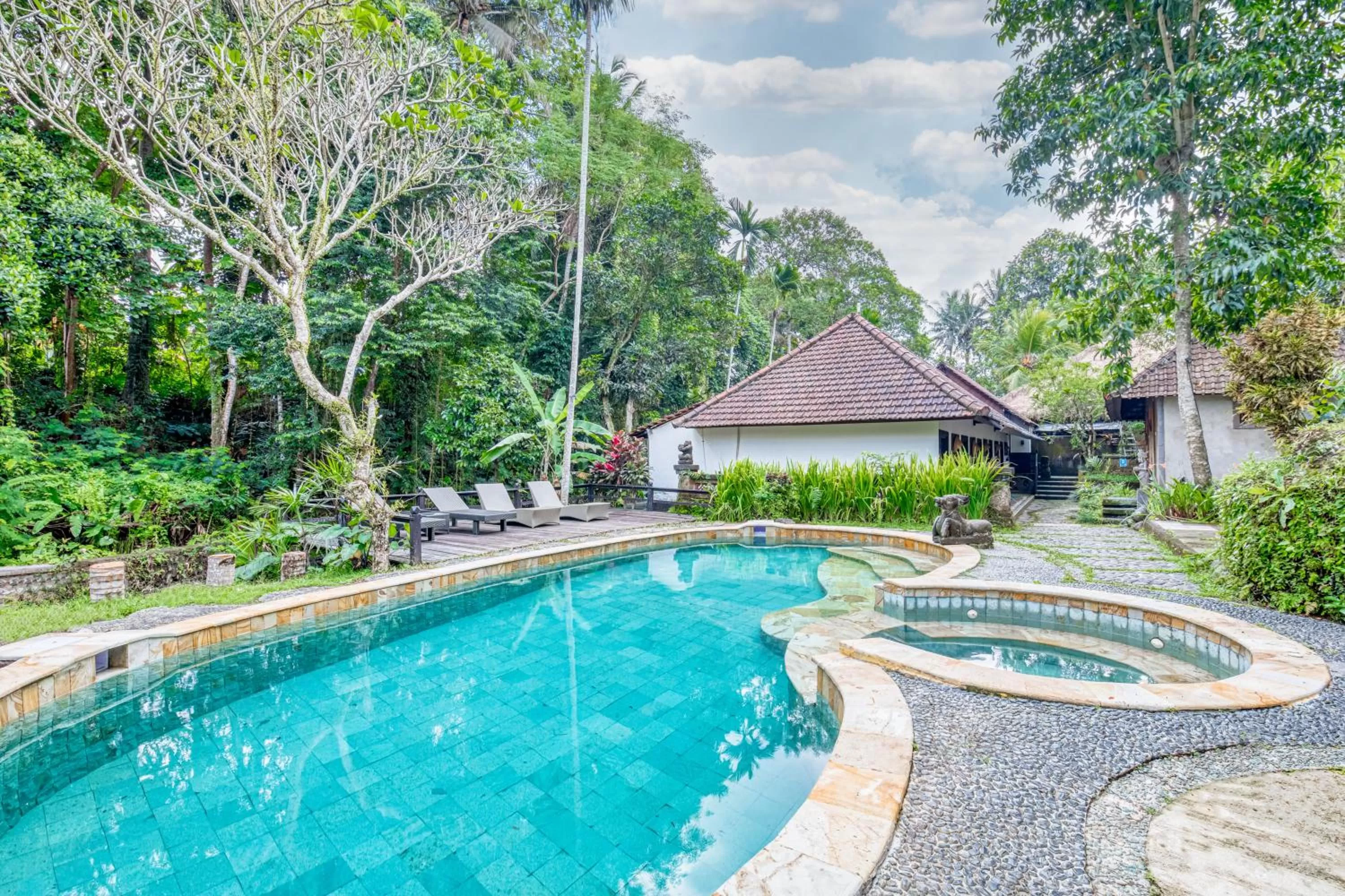 Superior  Room with River View and Free Benefits  in Ubud Sari Health Resort