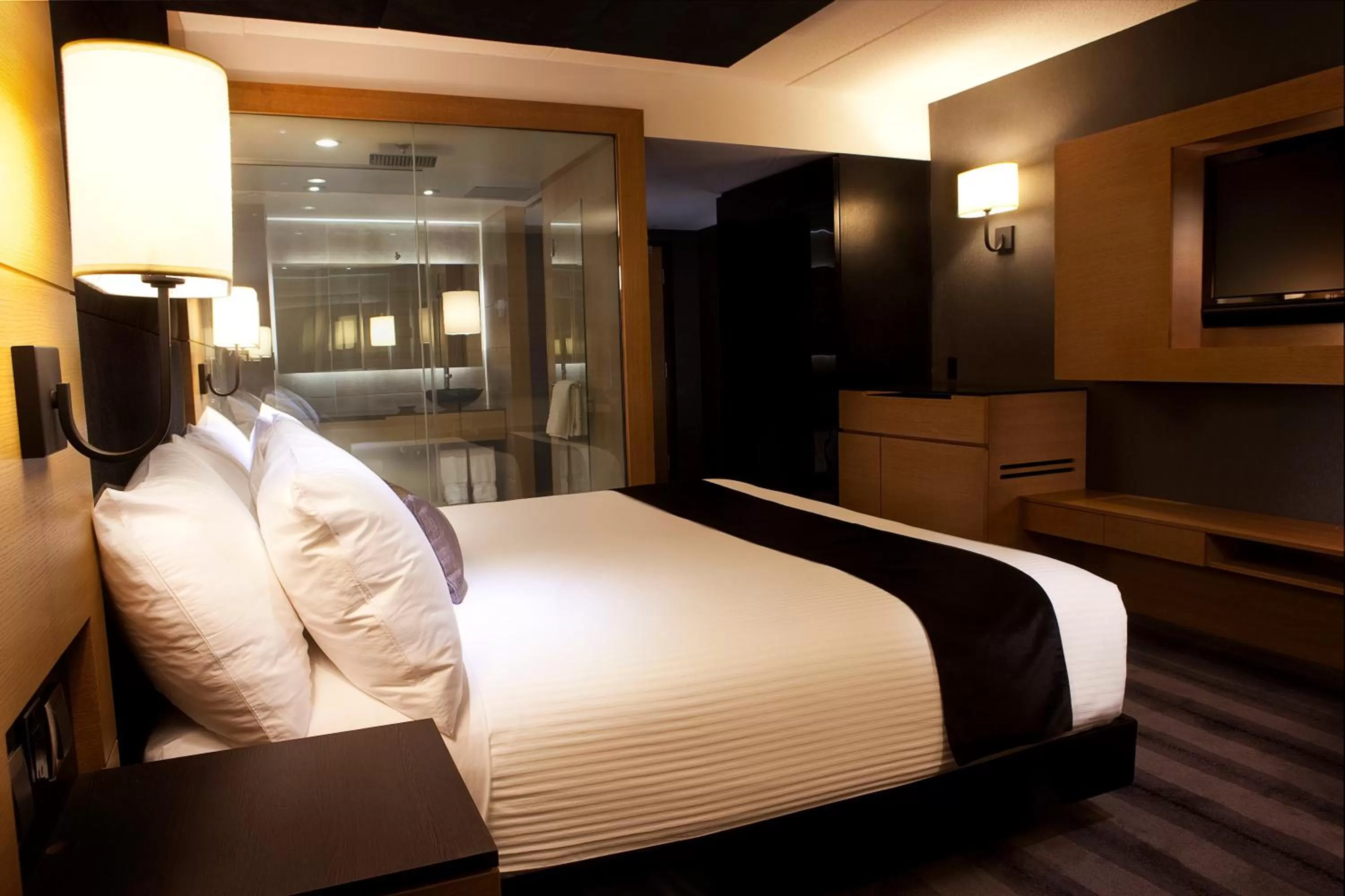 Premier King Room in Ramada Plaza by Wyndham Prince George