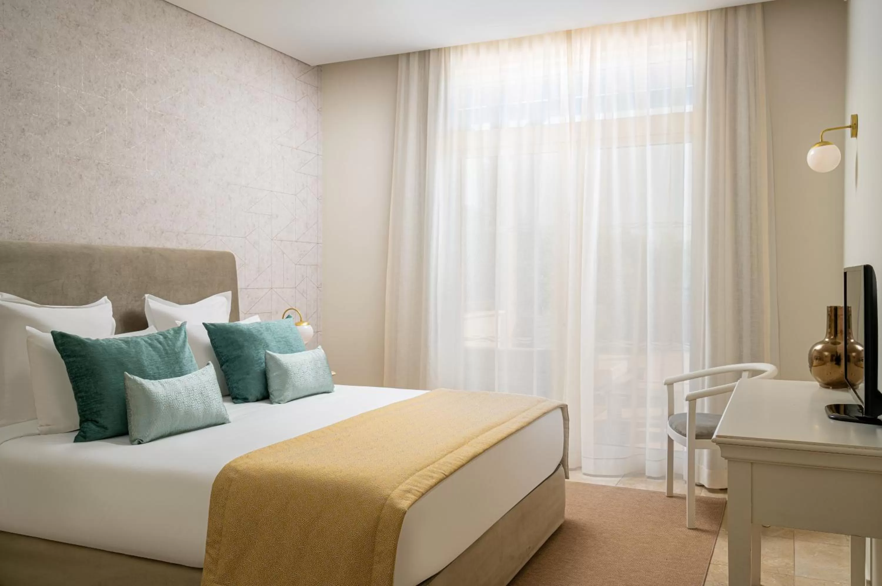 One-Bedroom Luxury Suite in Monte Santo Resort