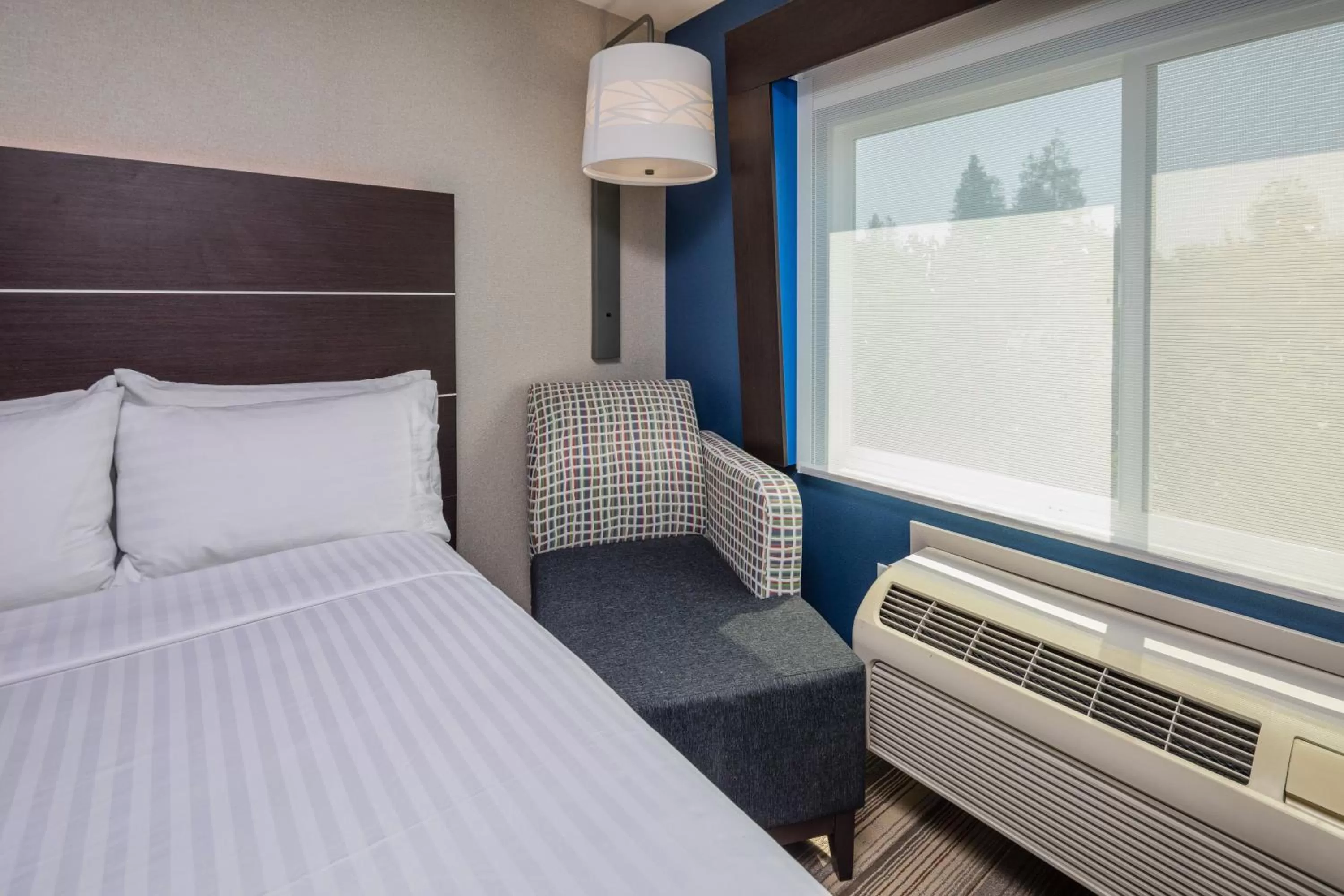 Standard Double Room with Two Double Beds in Holiday Inn Express - Sunnyvale - Silicon Valley by IHG
