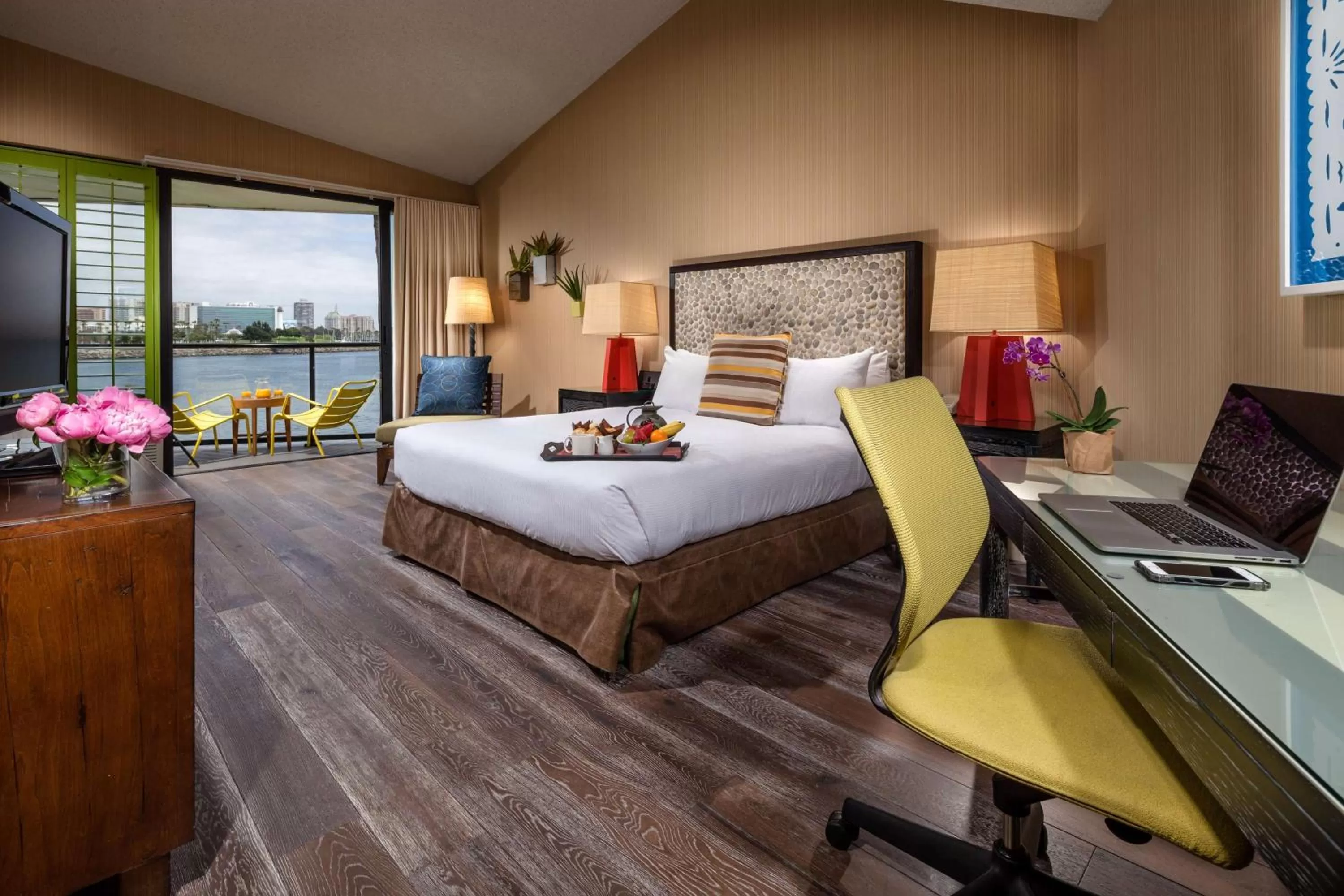 King Room with Balcony in Hotel Maya