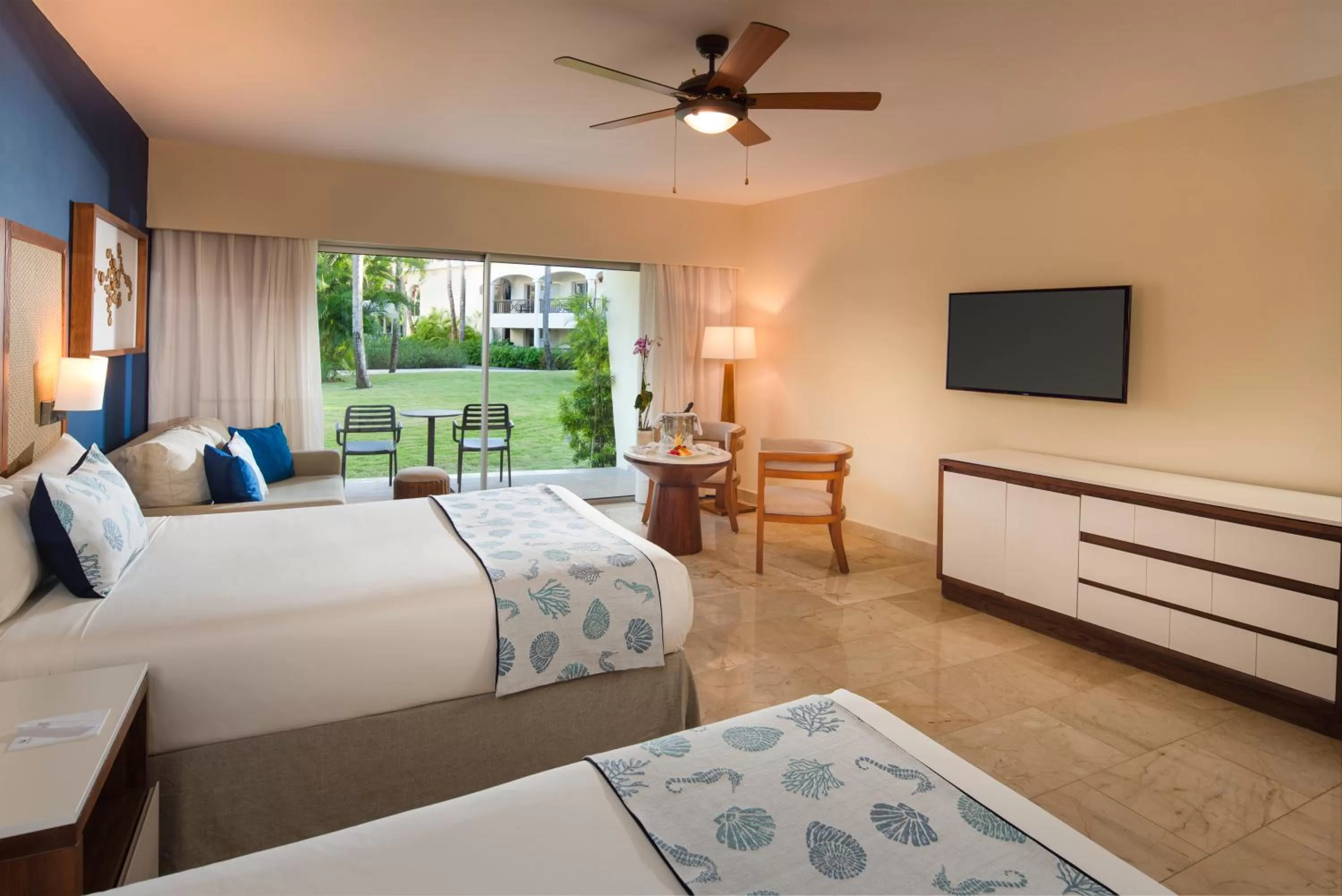 Jr. suite Premium Tropical view in Impressive Premium Punta Cana - All Inclusive