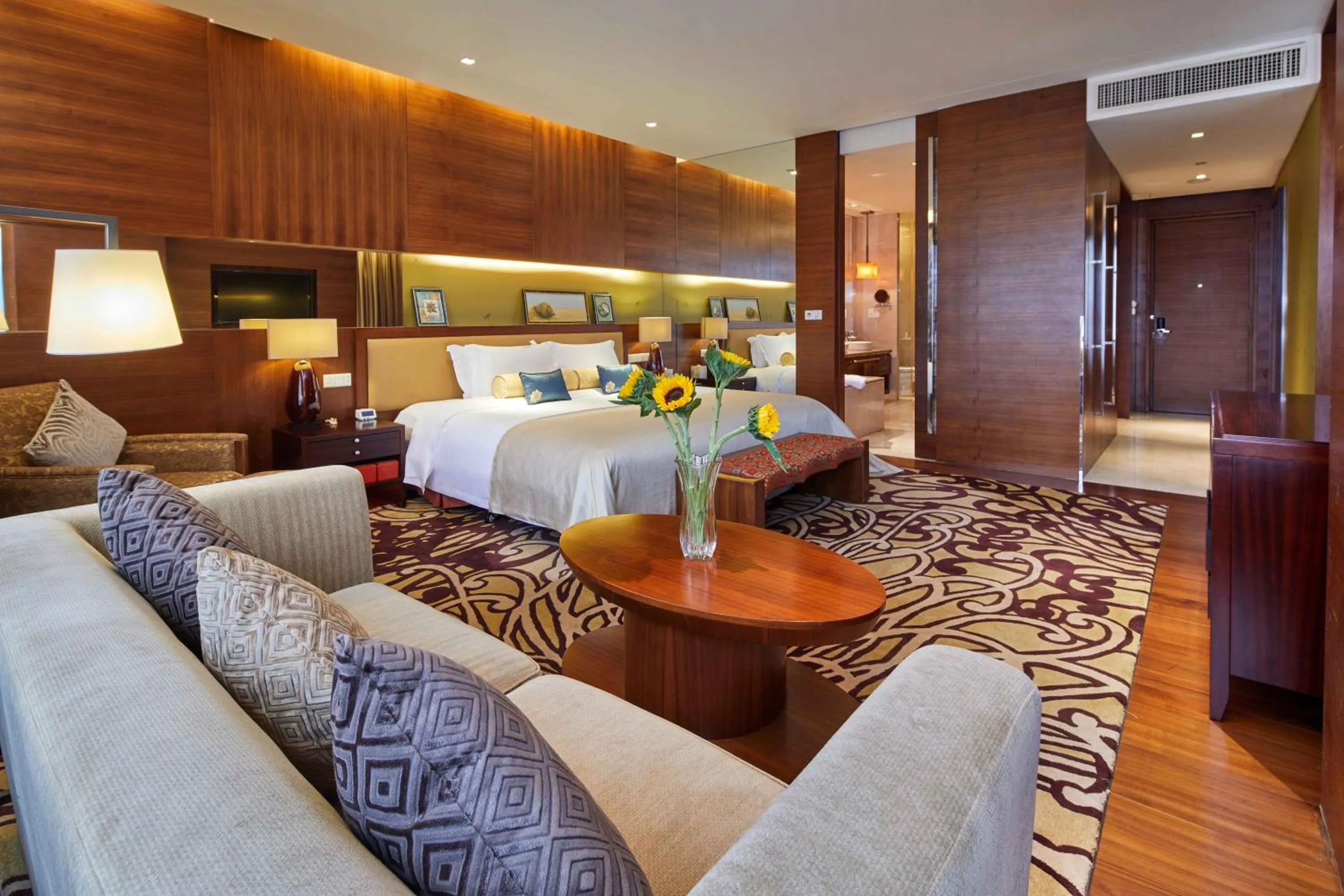 Elite Executive Twin Room in HJ International Hotel