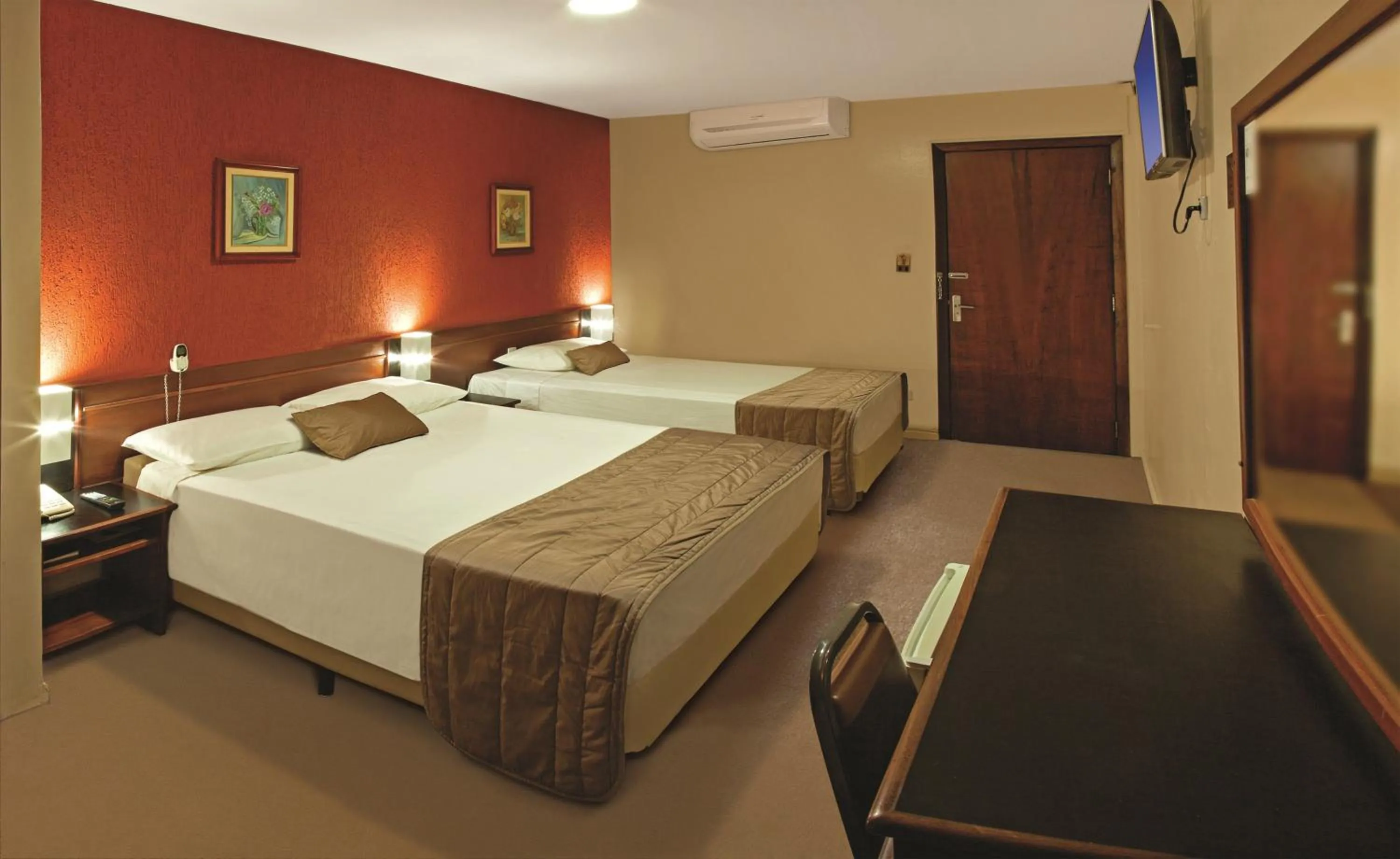 Superior Family Room in Lira Hotel