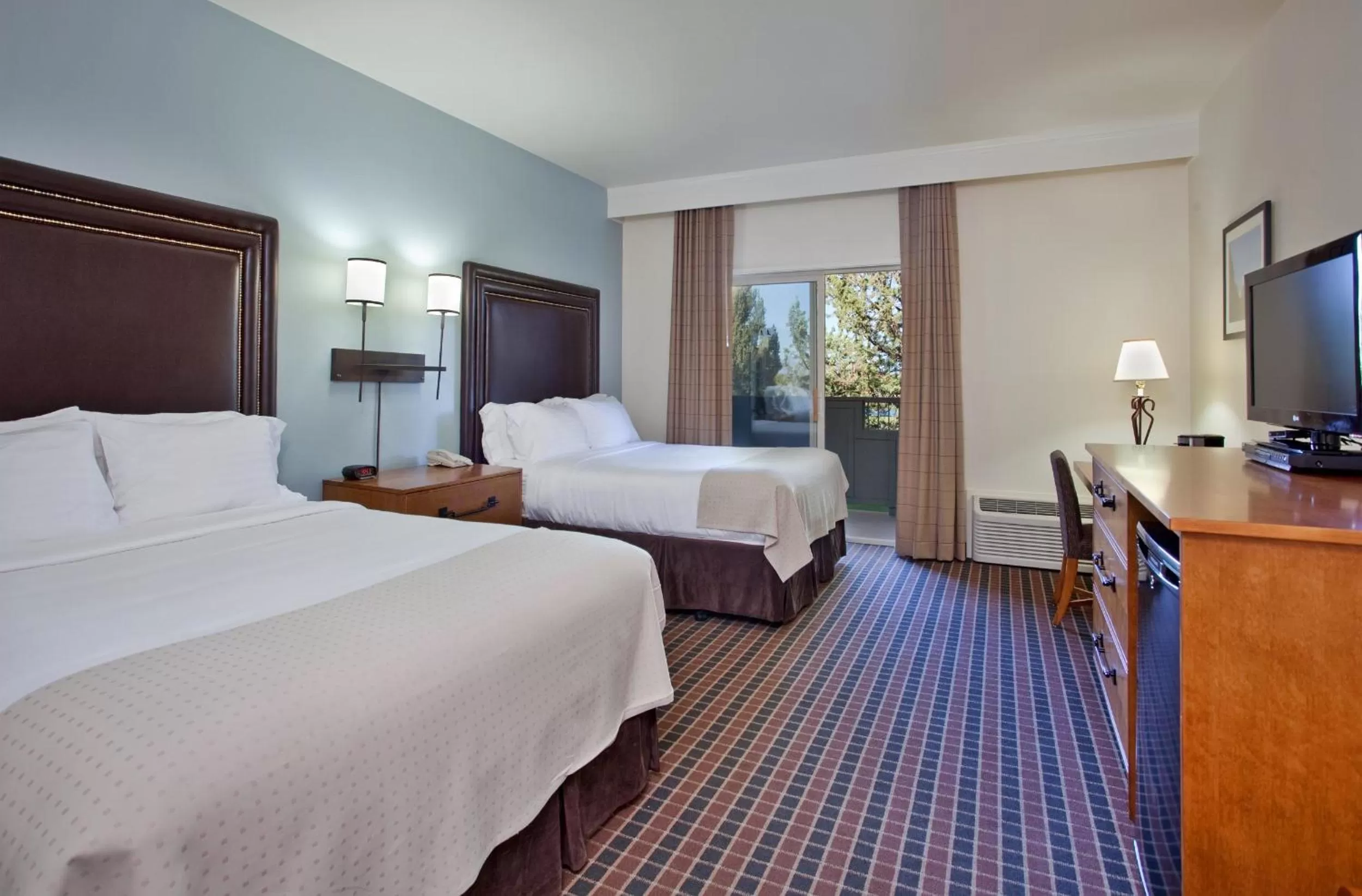 Queen Room with Two Queen Beds in The Lodge at Eagle Crest