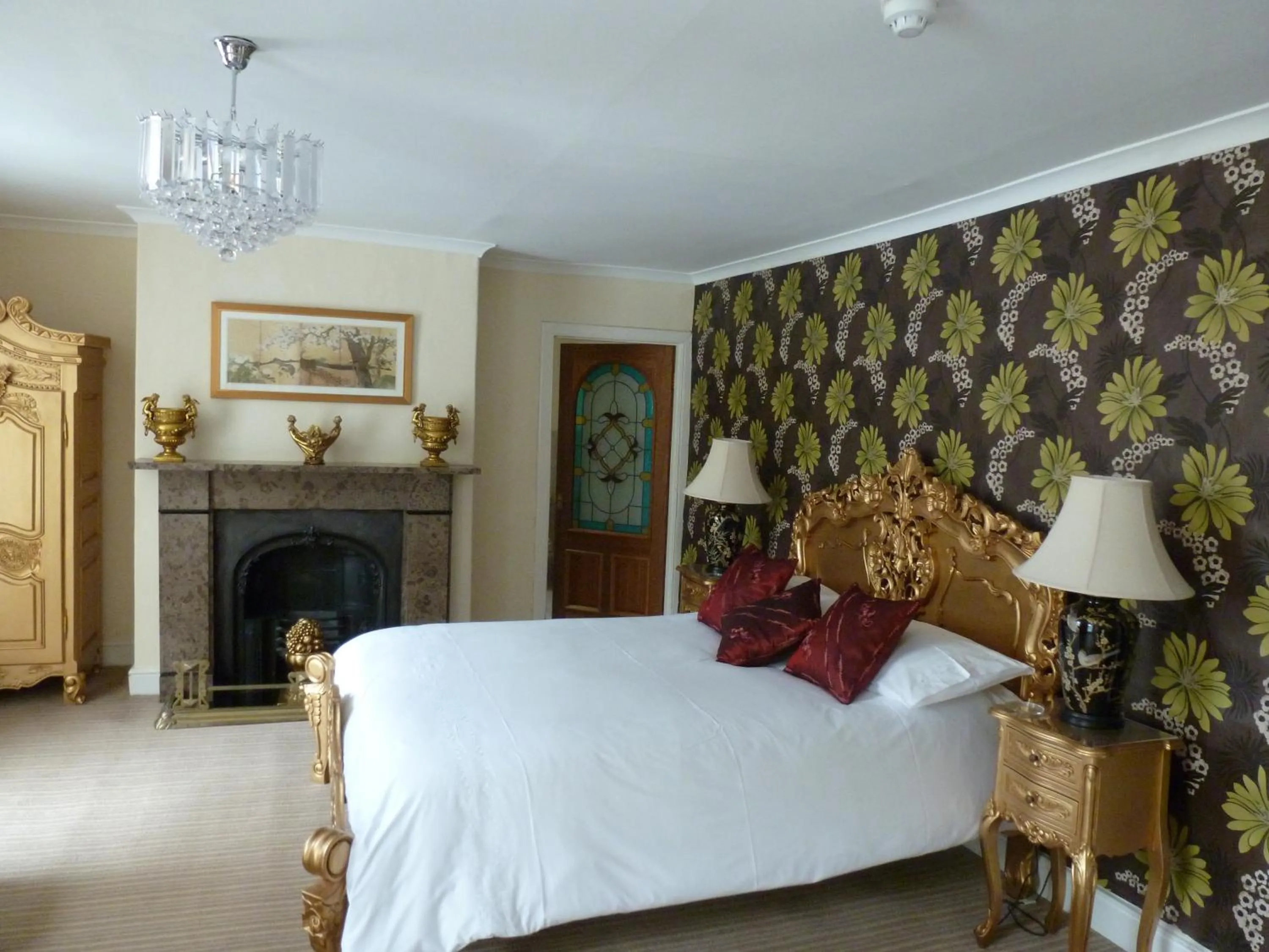 Deluxe Double Room in Hedgefield House