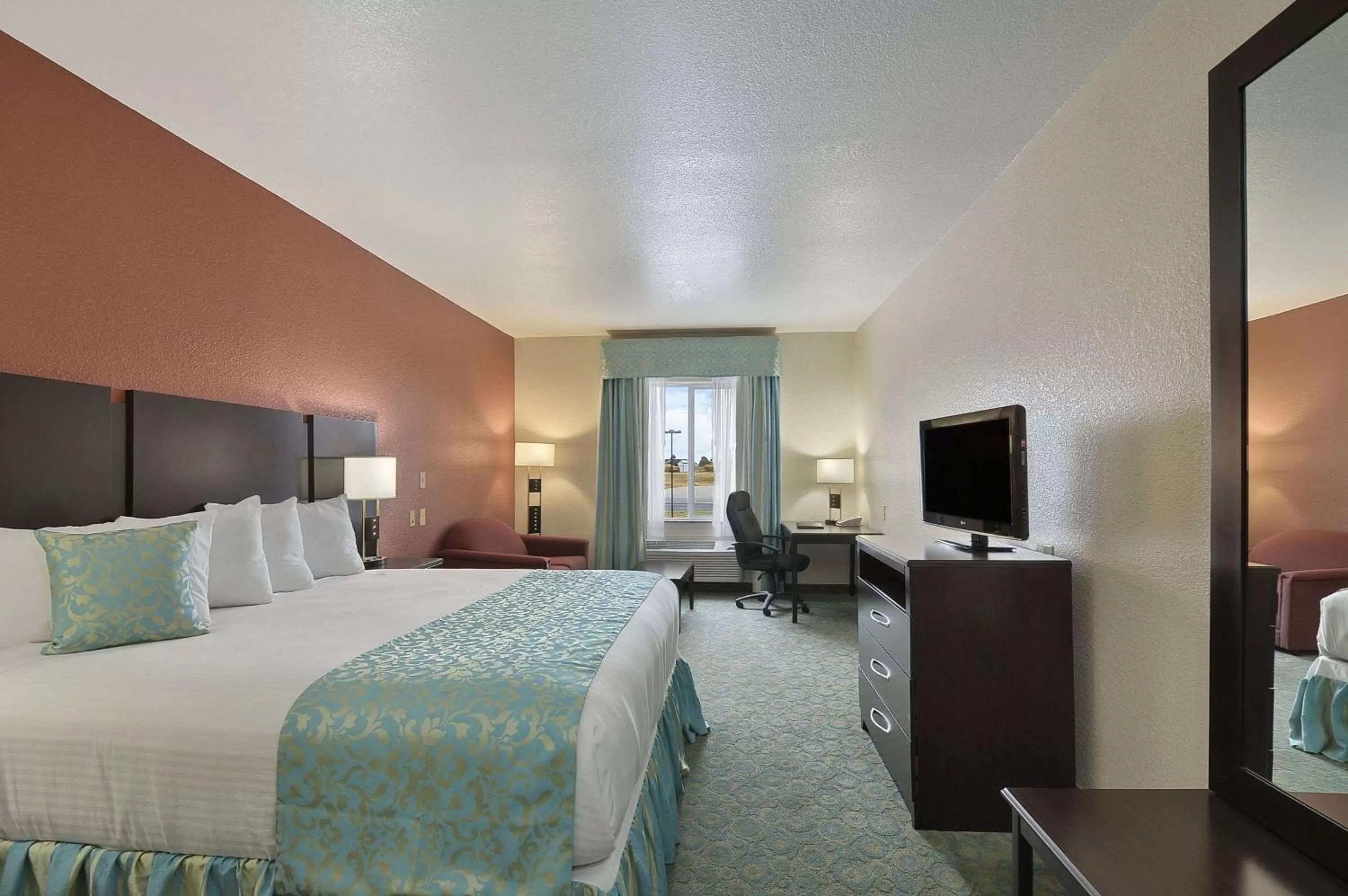 King Room - Non-Smoking in Ramada by Wyndham South Waco