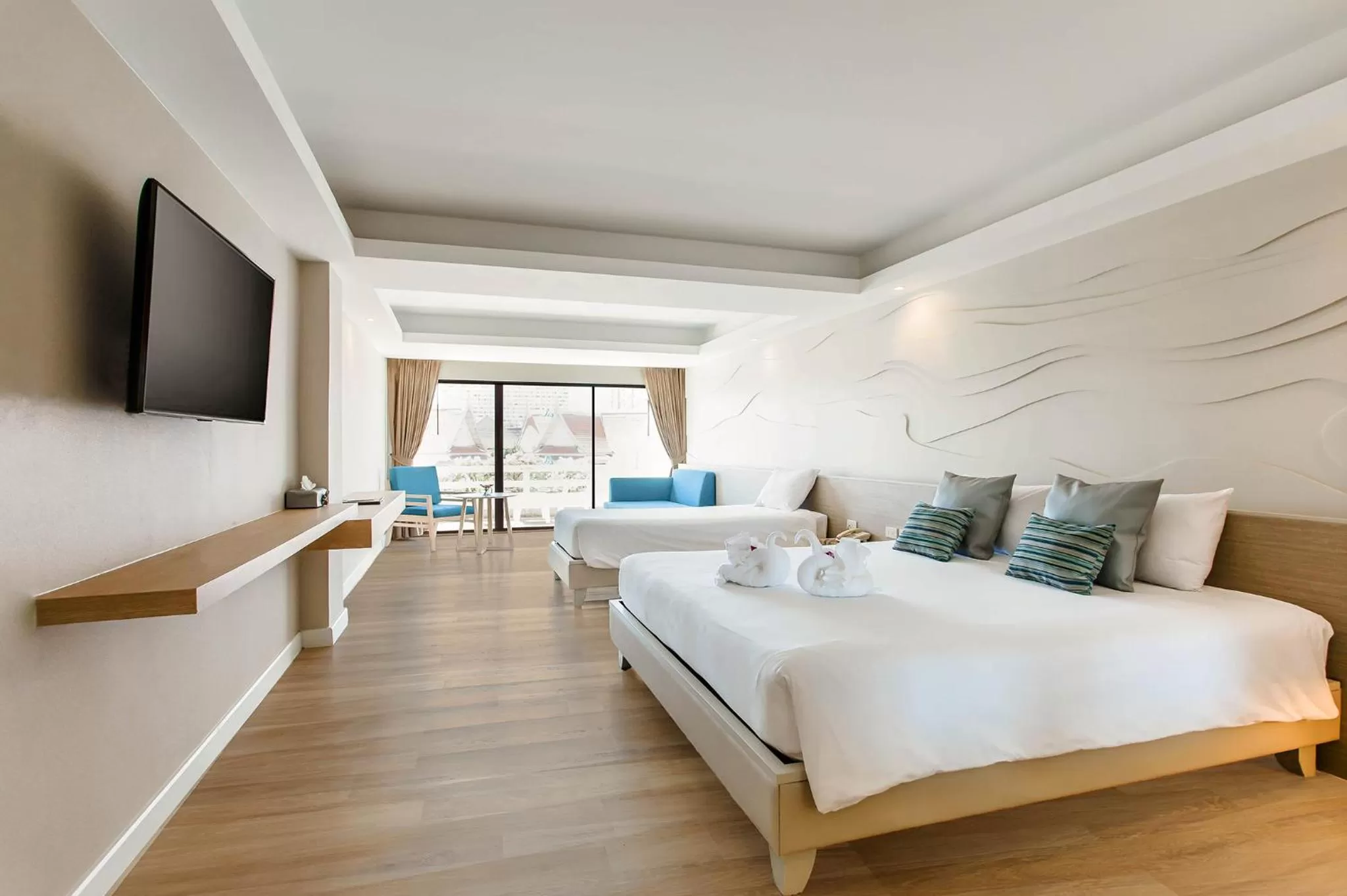 Deluxe Family Room in Methavalai Hotel