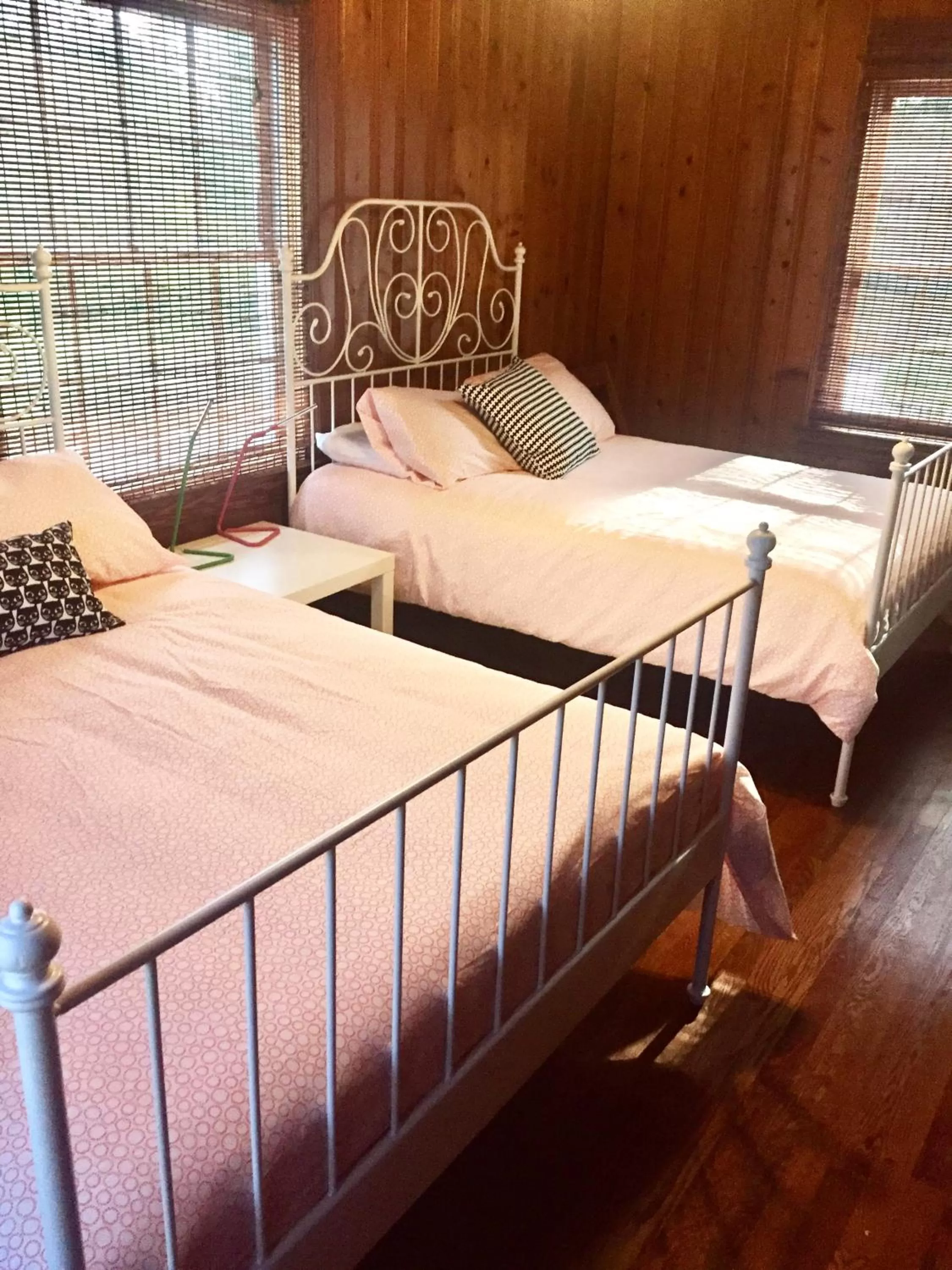 Double Room with Shared Bathroom in Swamp Rabbit Inn Travelers Rest