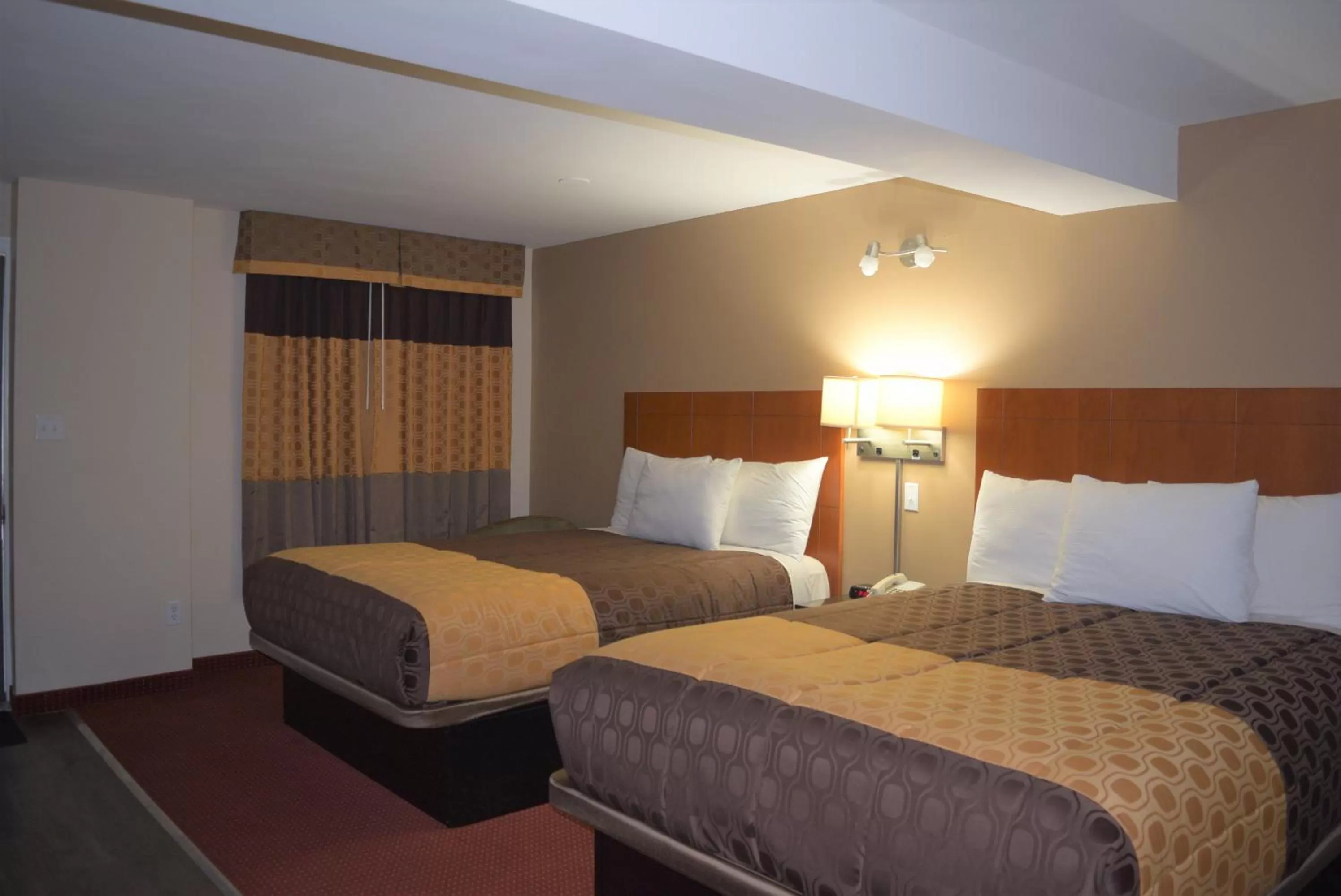 Queen Room with Two Queen Beds - Non-Smoking in Knights Inn Arnprior