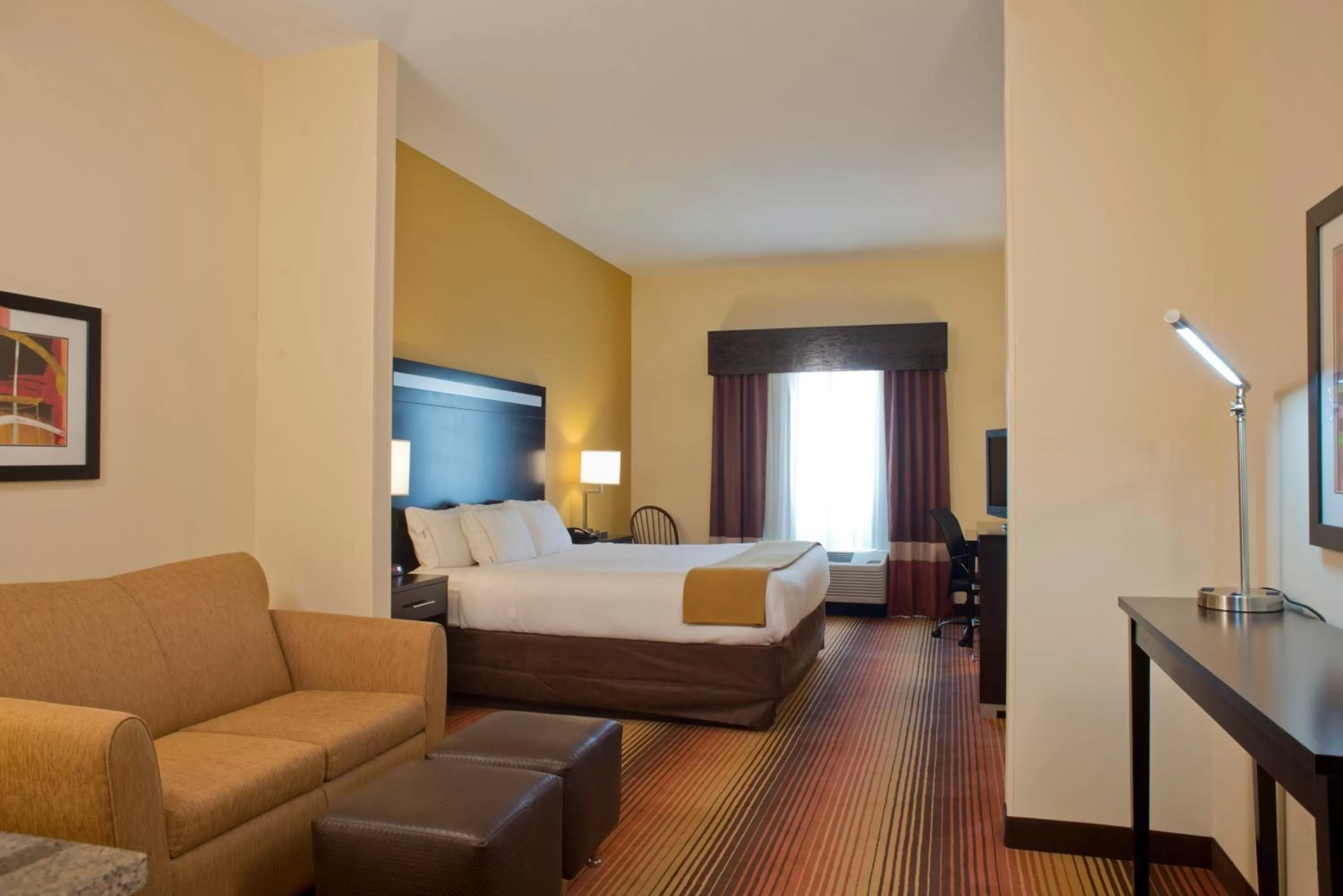 King Suite - Non-Smoking in Holiday Inn Express Hotel & Suites Prattville South by IHG