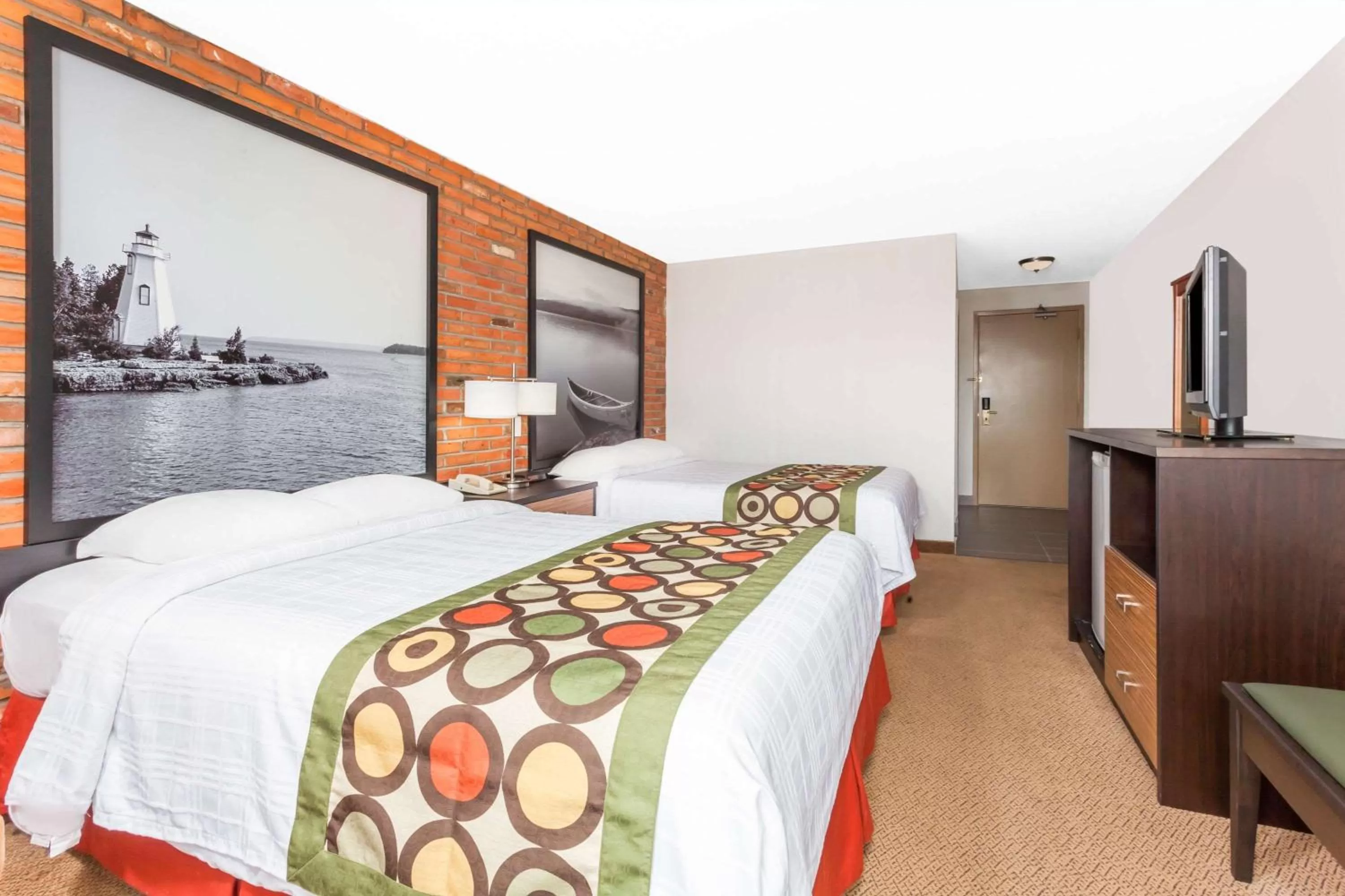 Queen Studio with Two Queen Beds - Non-Smoking in Super 8 by Wyndham Sudbury ON