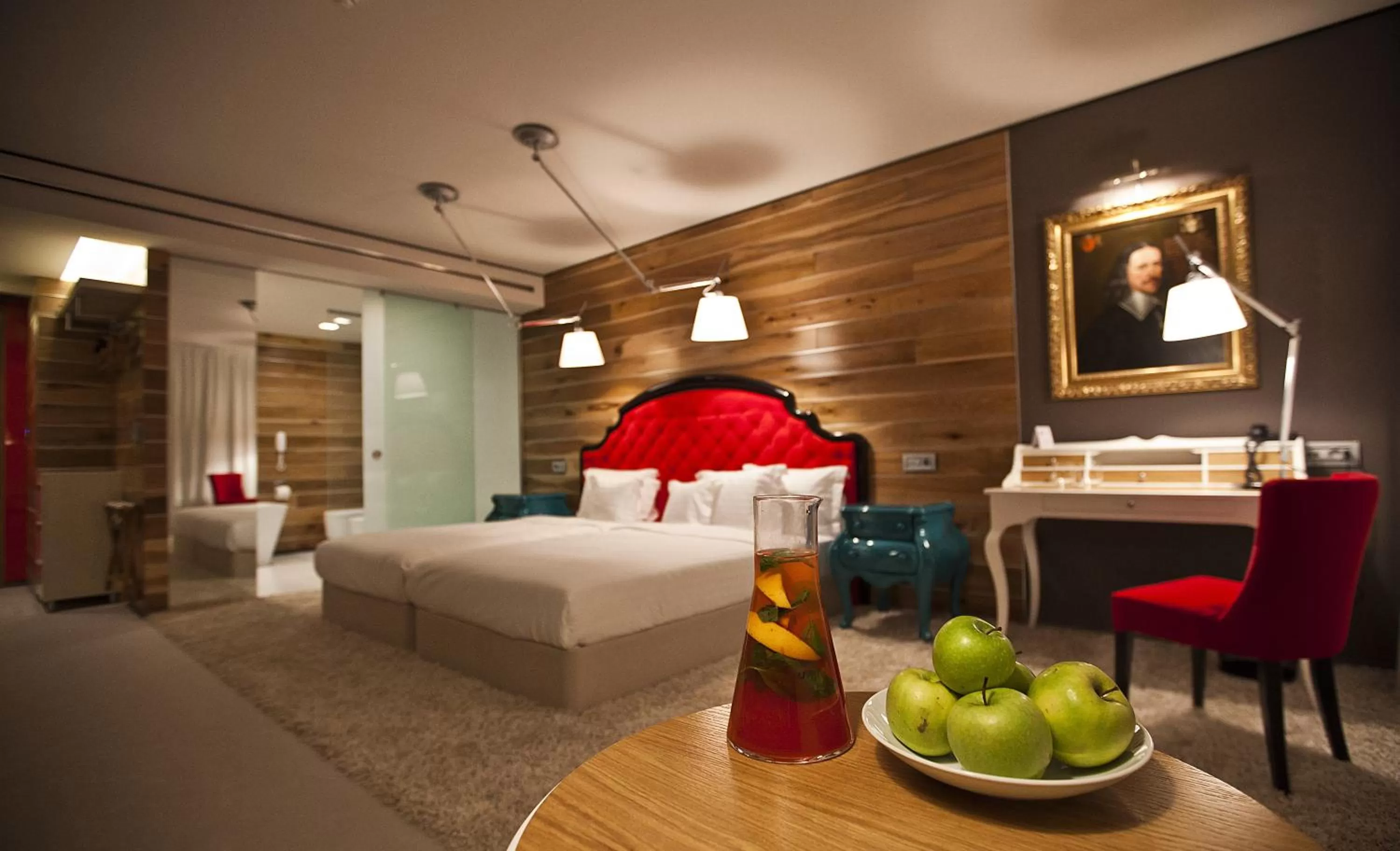 Deluxe Double Room - single occupancy in Graffit Gallery Design Hotel