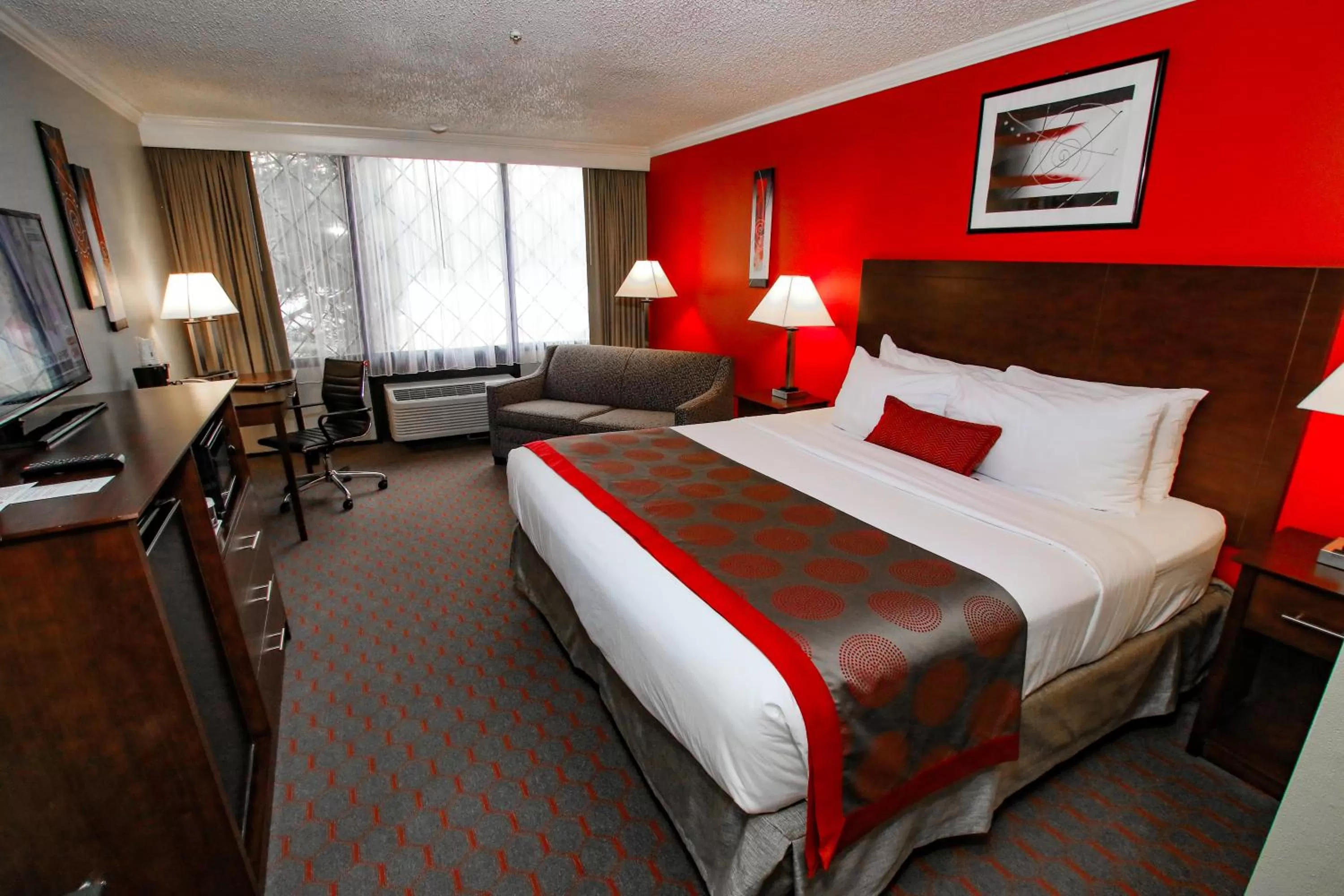 Executive King Studio Suite - Non-Smoking in Ramada Hotel & Conference Center by Wyndham Lewiston