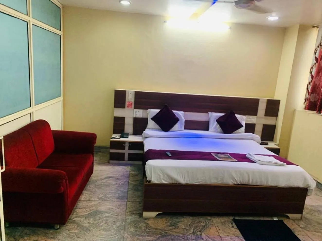King Suite in HOTEL ANAND