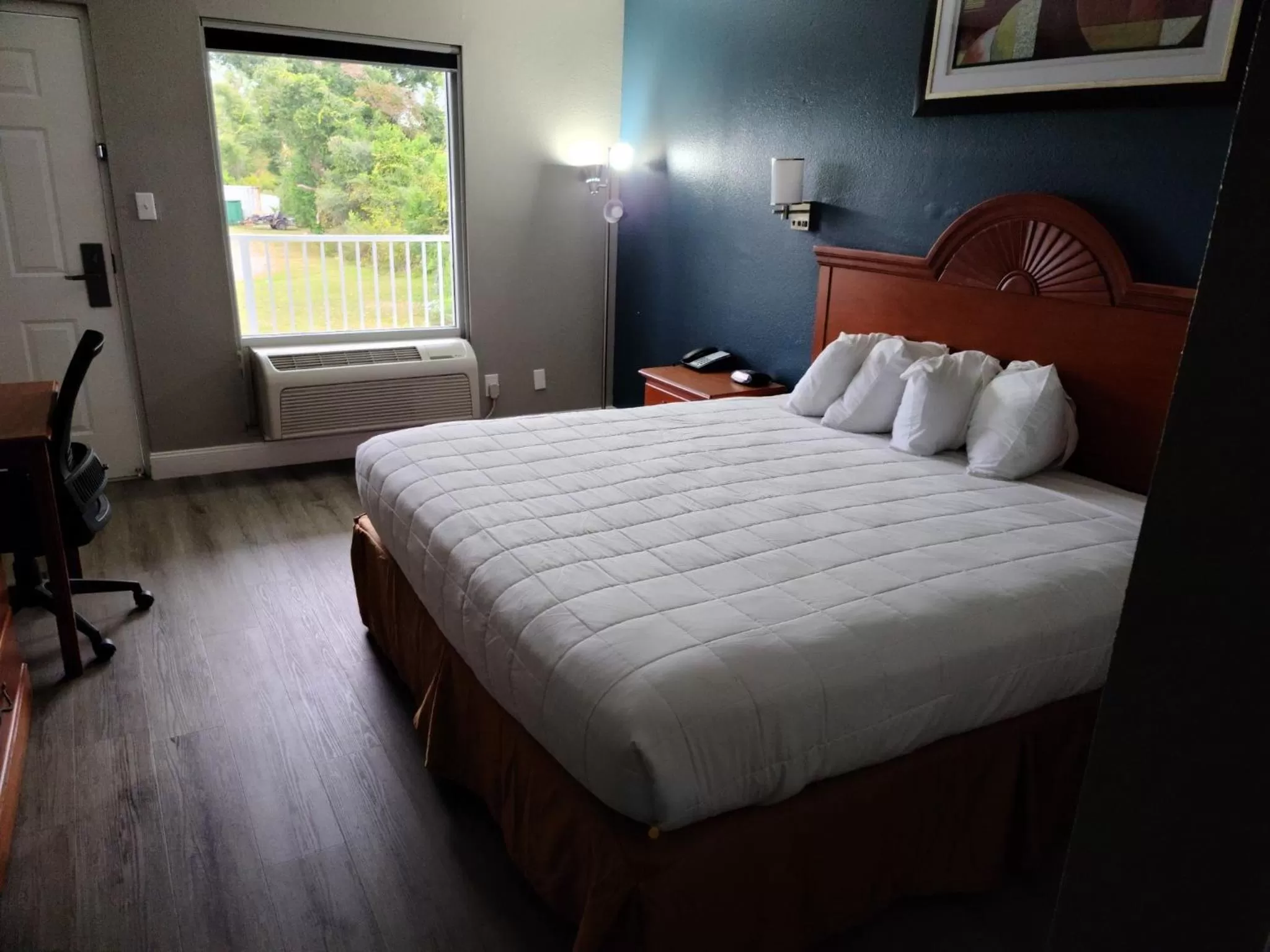 King Room - Non-Smoking in Baymont by Wyndham Marianna