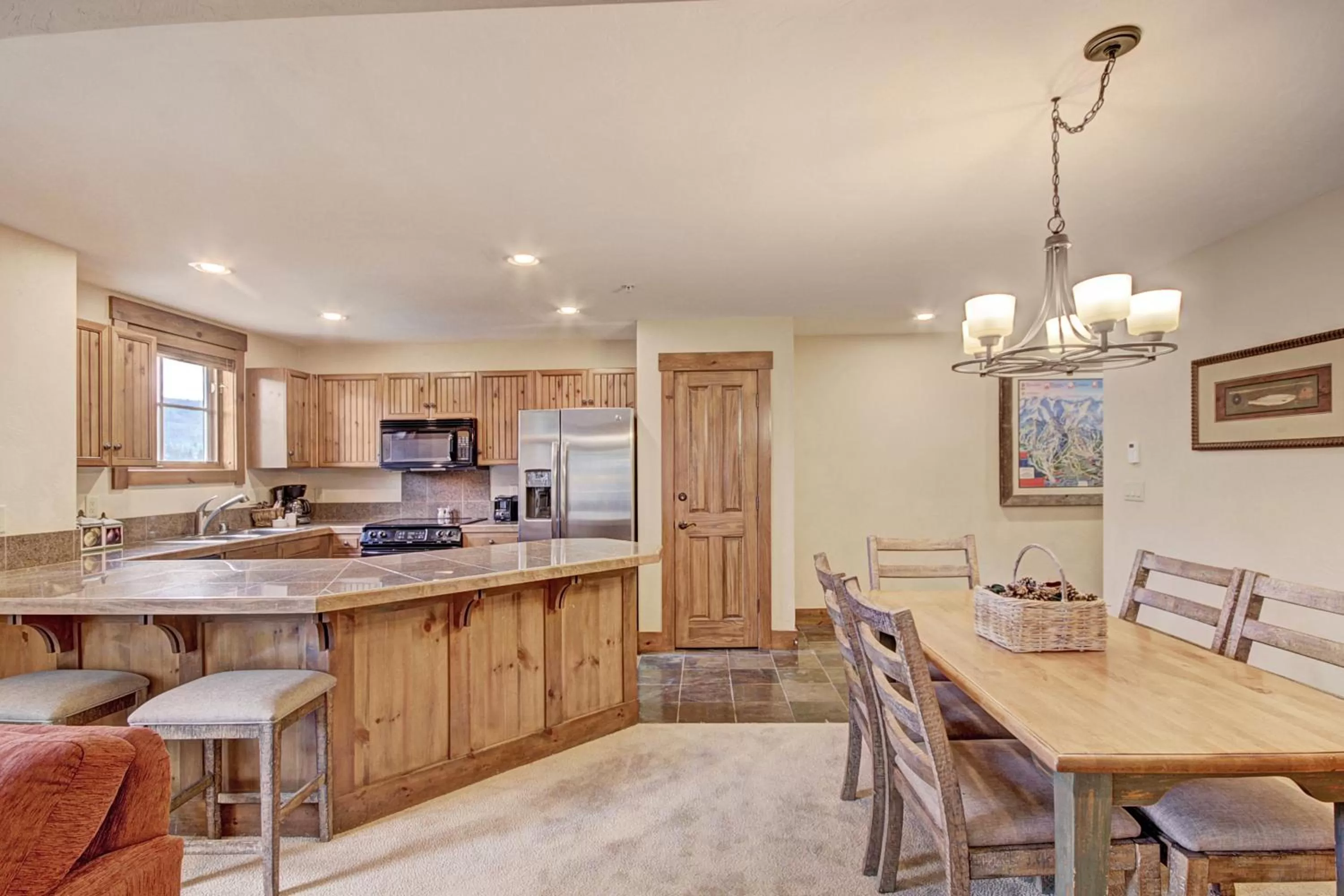 Deluxe Two-Bedroom Apartment in Mountain Thunder Lodge