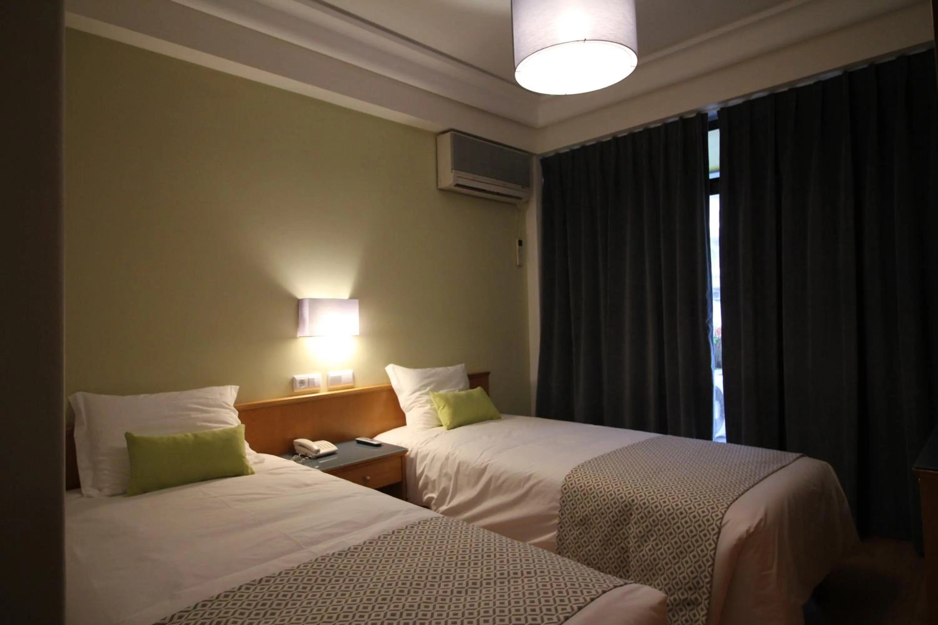 Twin Room in Imperador Hotel