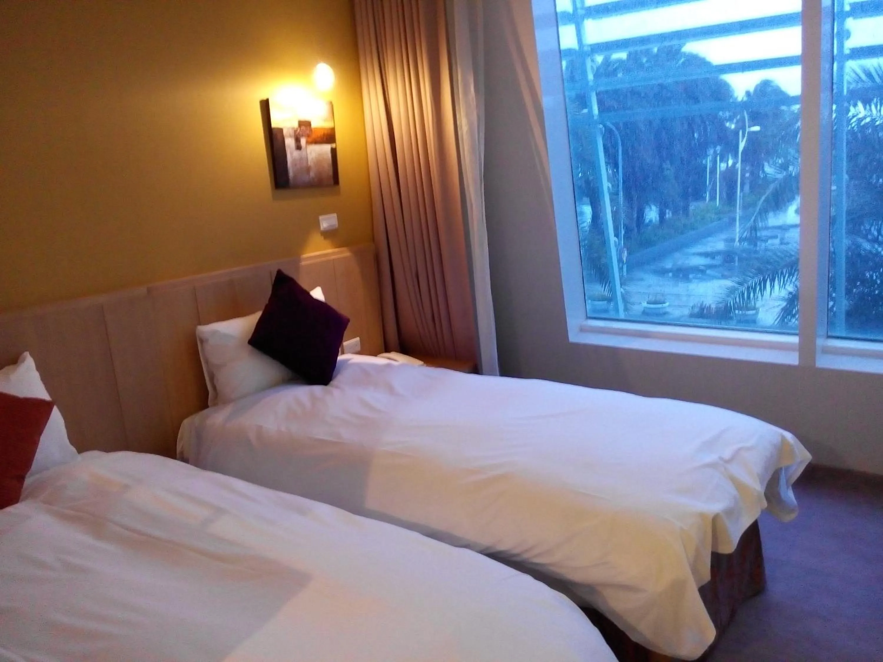 Standard Twin Room with Sea View in In Young Hotel