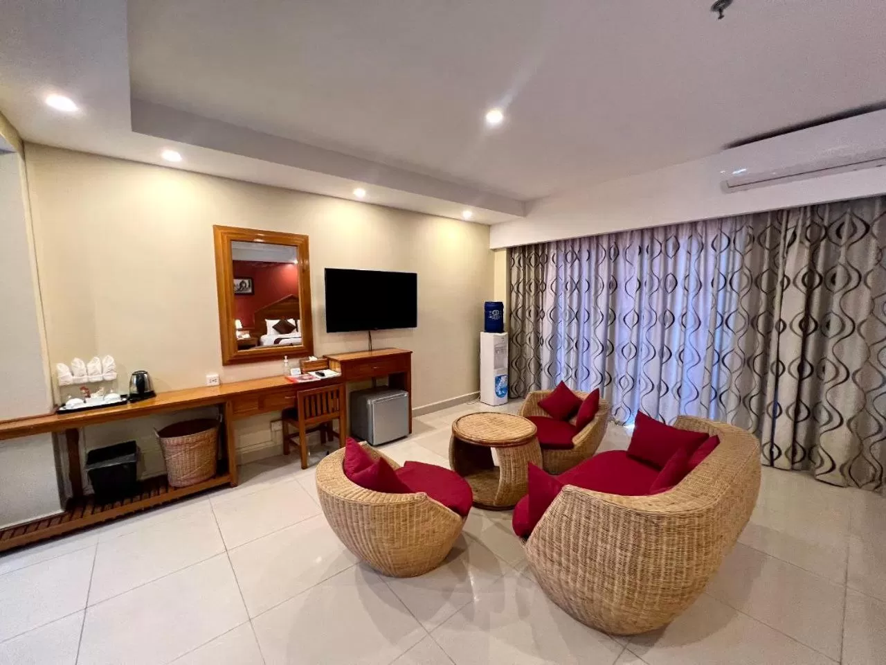 Deluxe Family Room in Aristocrat Residence & Hotel