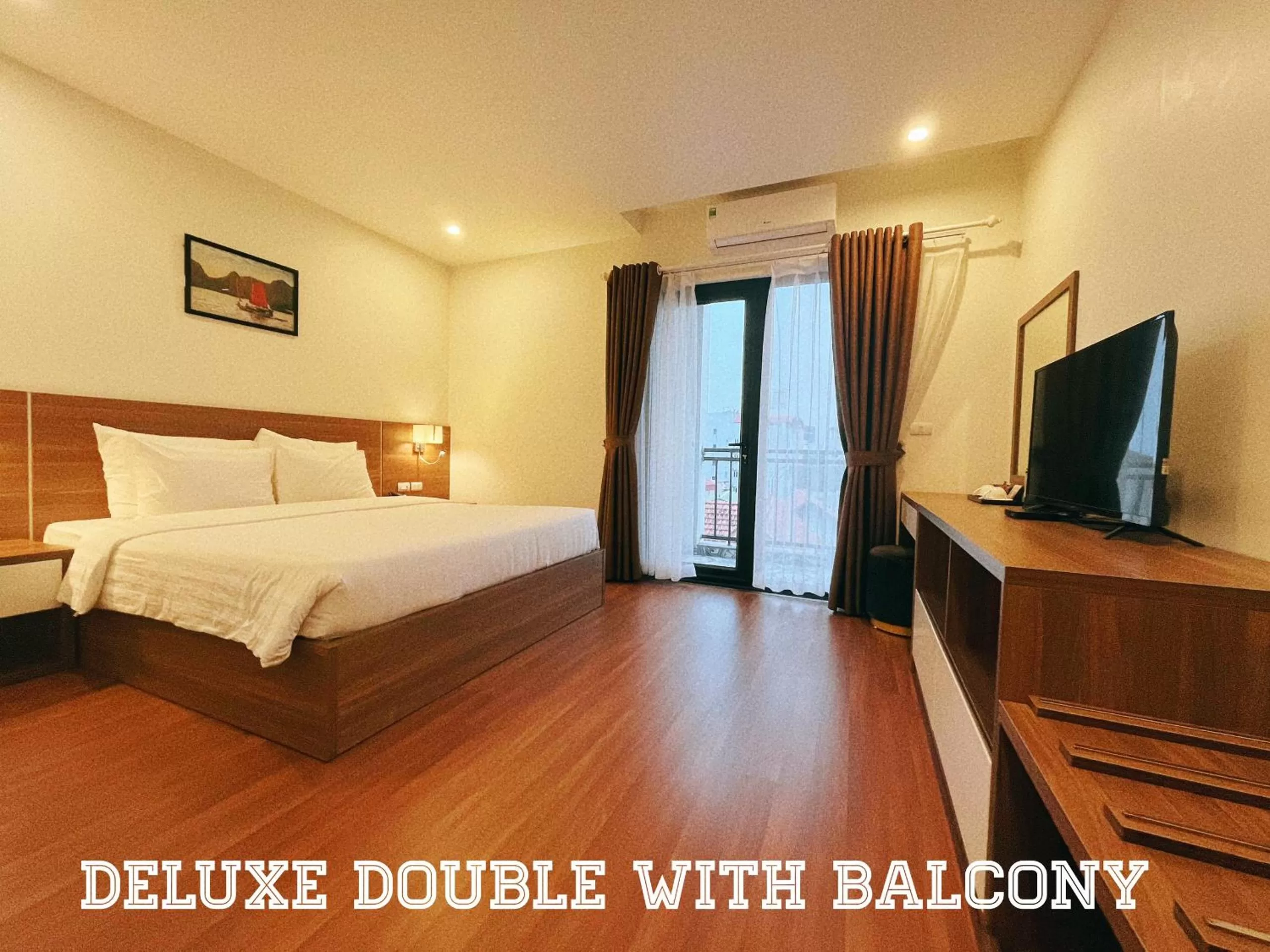 Deluxe Double Room with Balcony in Paragon House and Residence
