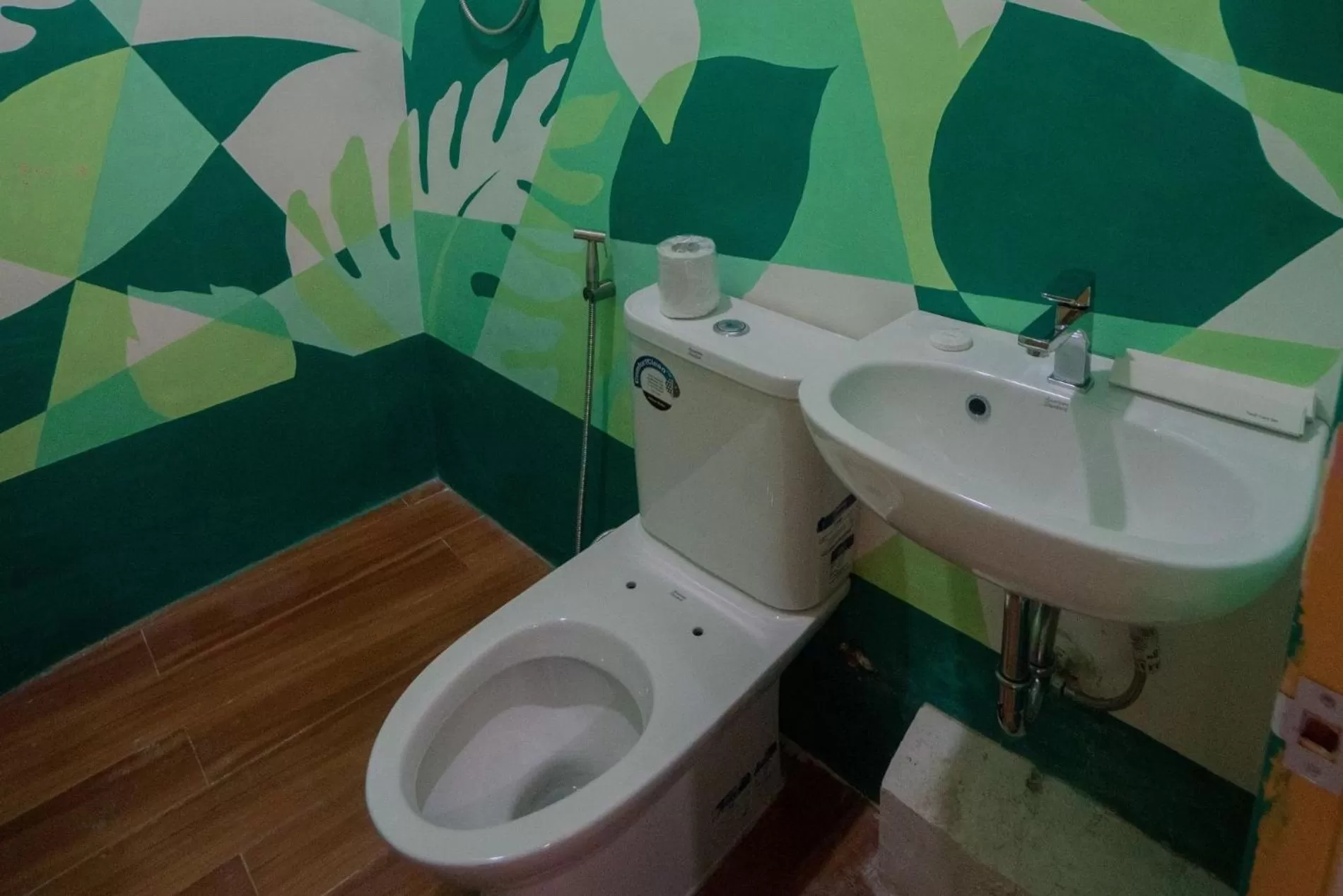 Queen Room in Skylodge Resort