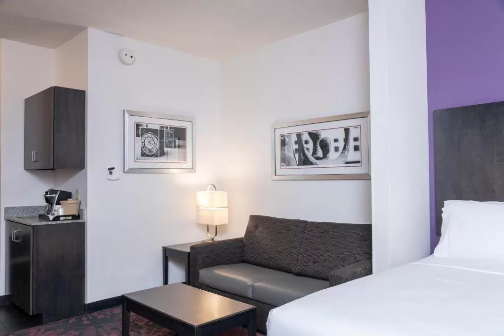 Holiday Inn Express & Suites Columbus - Polaris, an IHG Hotel