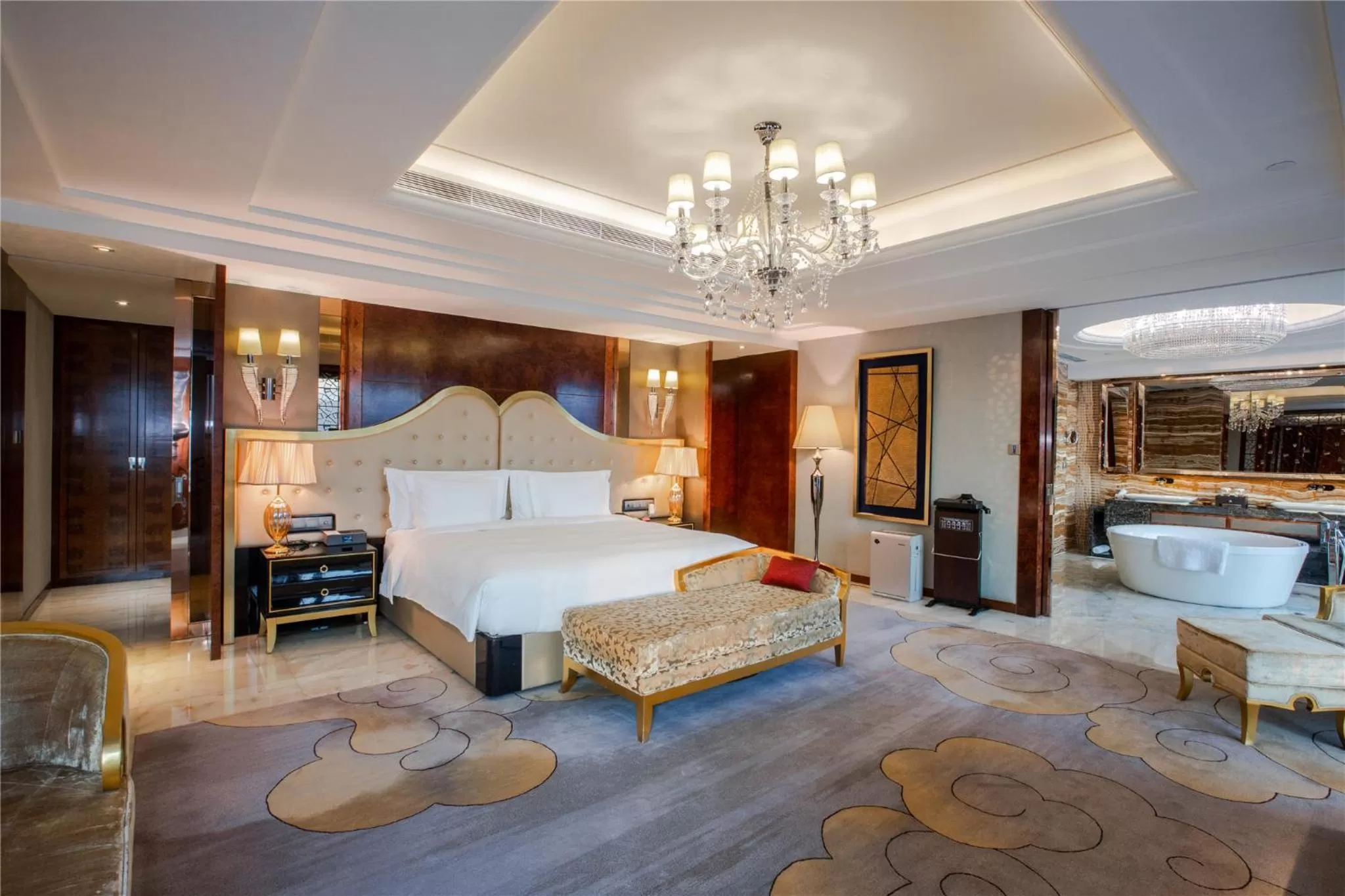 Presidential Suite with Two King Beds in Crowne Plaza Hotel Lanzhou by IHG