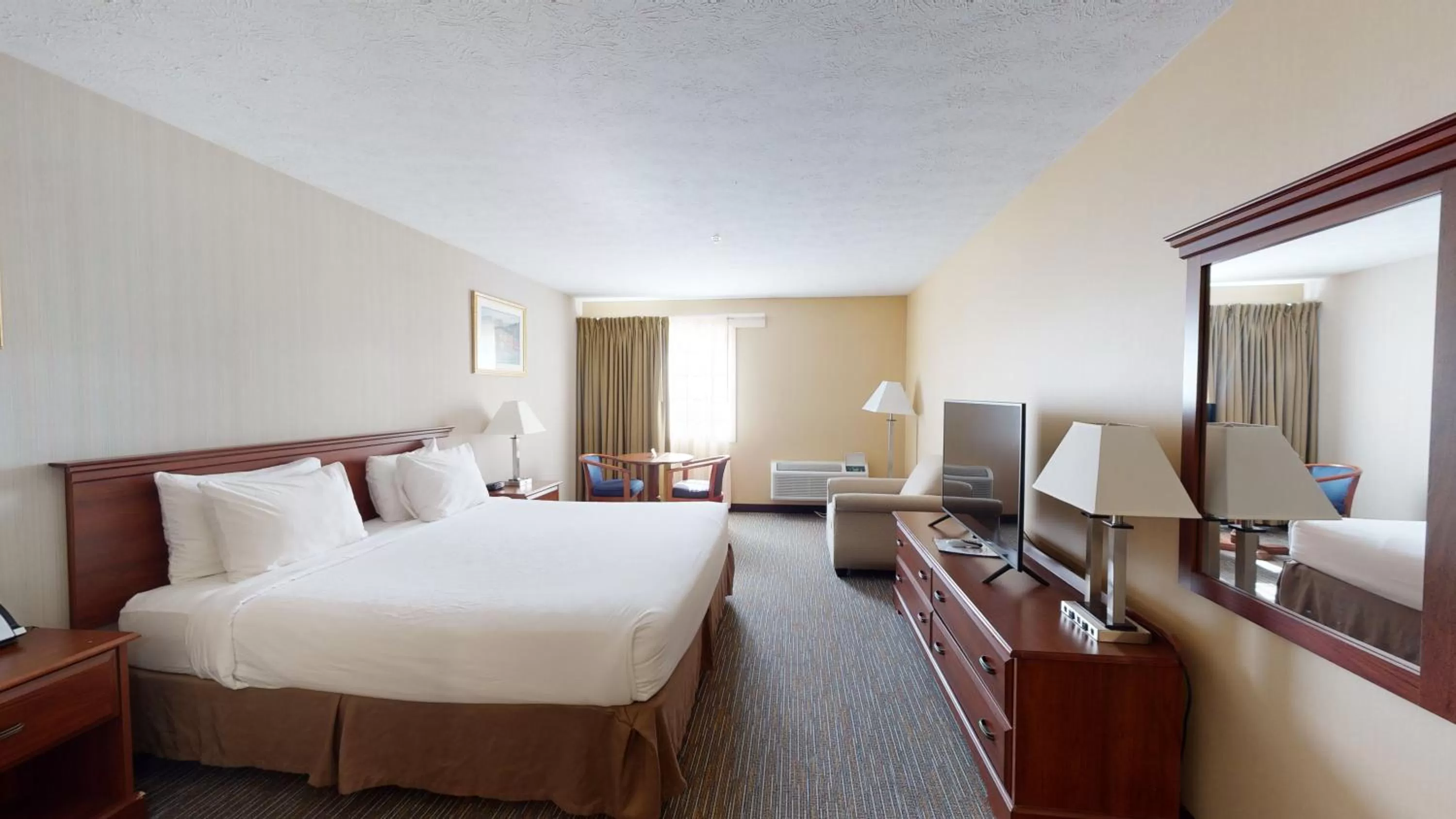 King Room- Non-Smoking in Ramada by Wyndham Strasburg - Shenandoah Valley