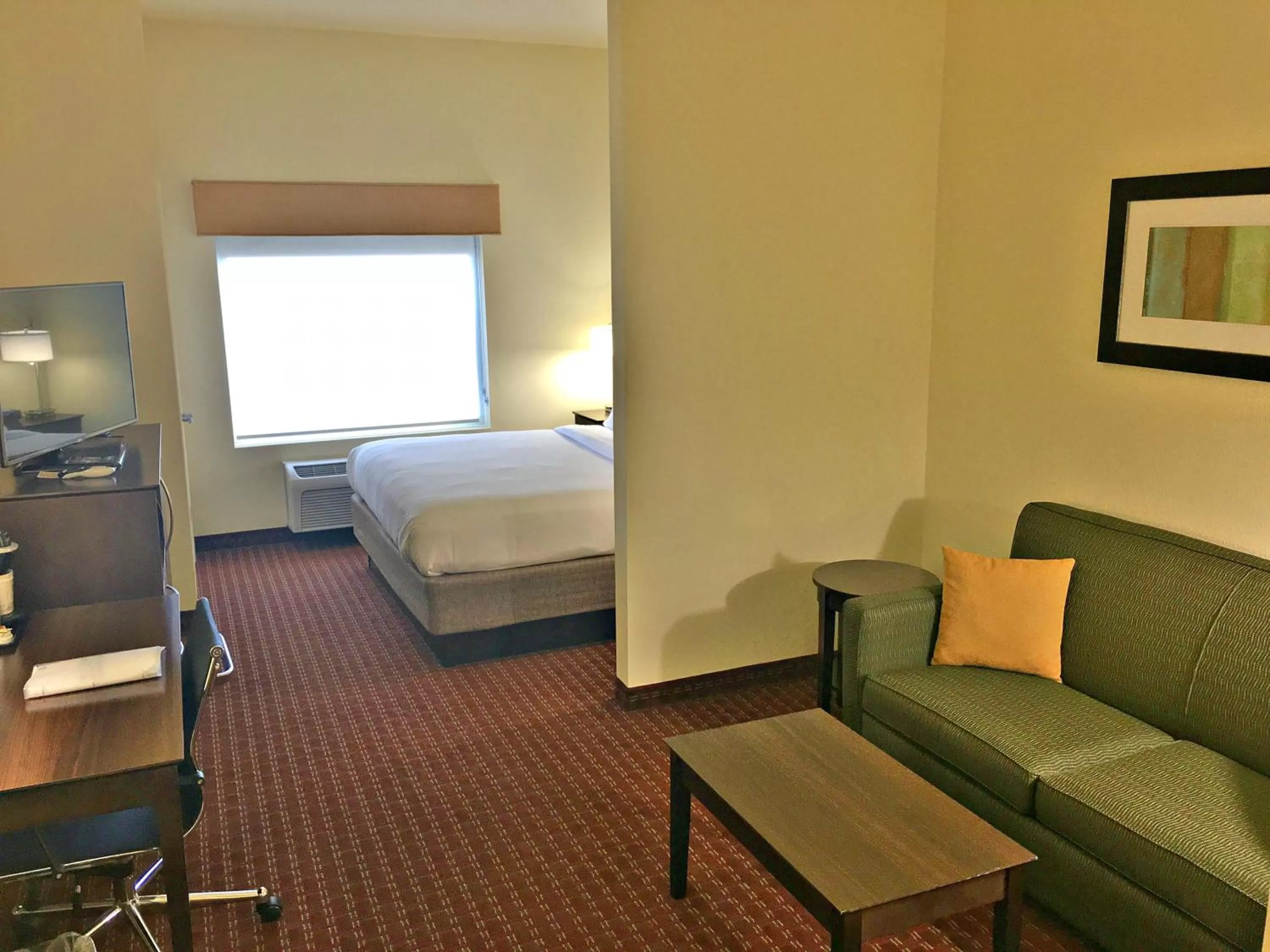 Standard King Room with Sofa Bed in Holiday Inn Express DeFuniak Springs by IHG